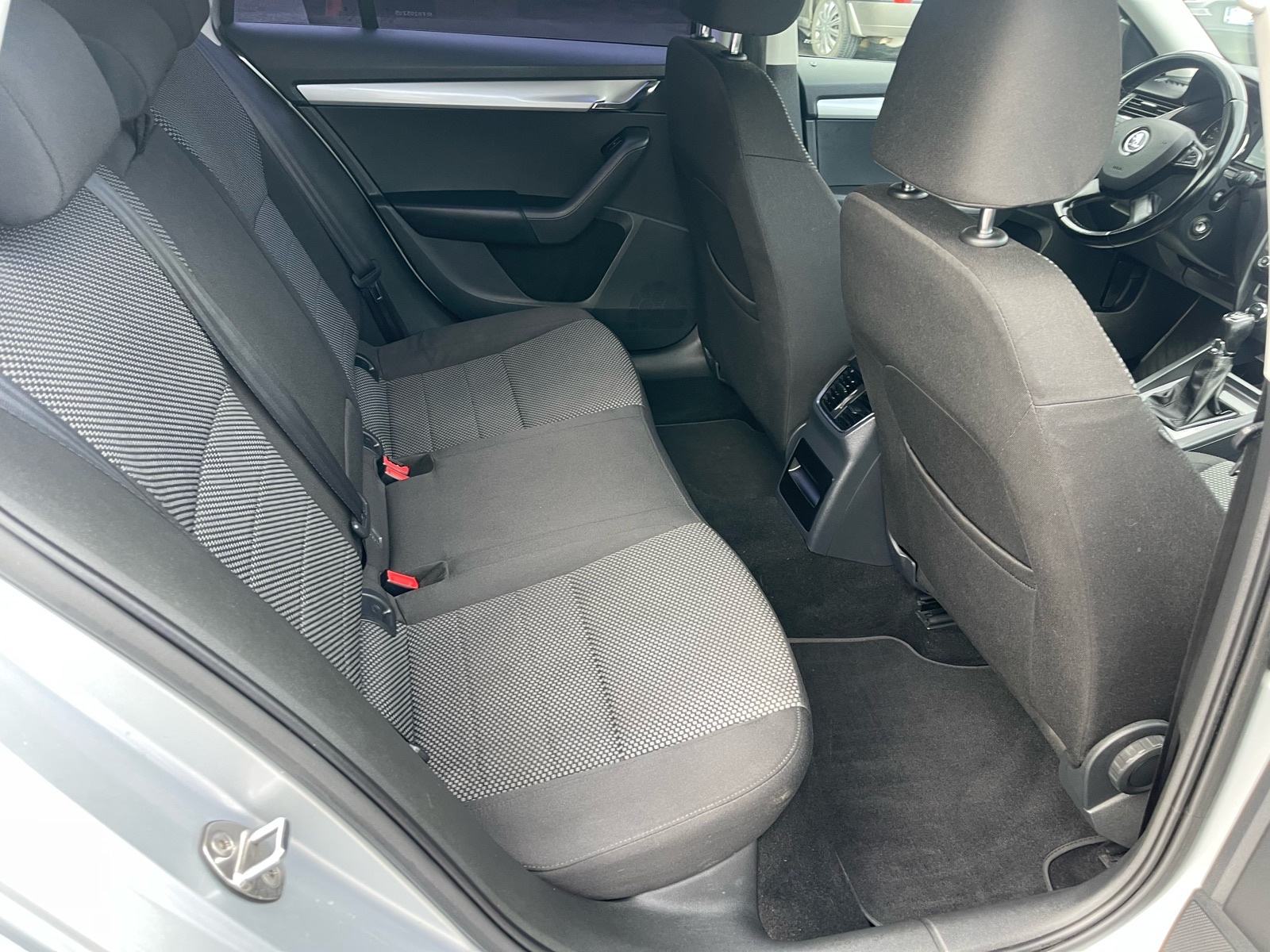 Škoda Octavia Combi 1,6 TDI !!, fotografija 15