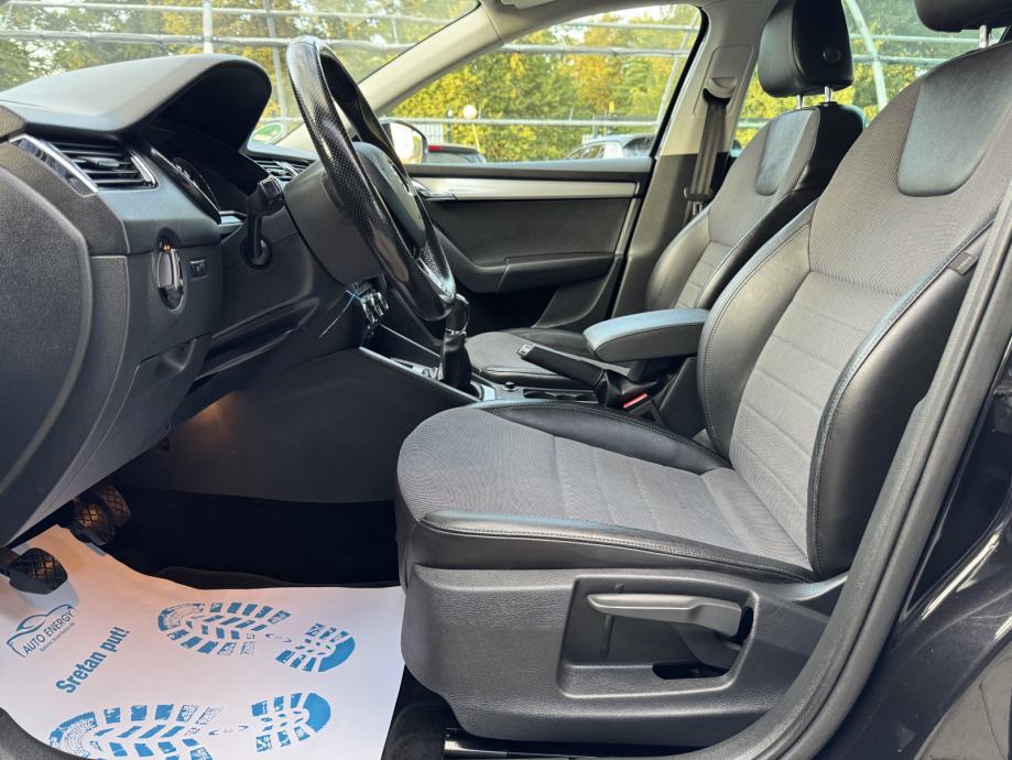 Škoda Octavia Combi 1,6 TDI ⭐ Navi, Tempomat, Grij. Sjed., Servis ⭐, fotografija 11