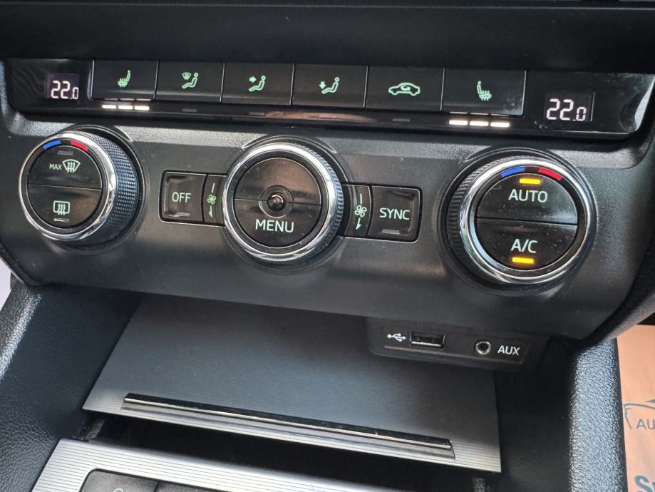 Škoda Octavia Combi 1,6 TDI ⭐ Navi, Tempomat, Grij. Sjed., Servis ⭐, fotografija 12
