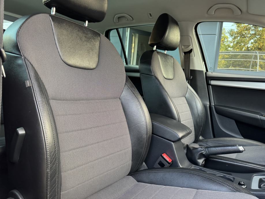 Škoda Octavia Combi 1,6 TDI ⭐ Navi, Tempomat, Grij. Sjed., Servis ⭐, fotografija 14