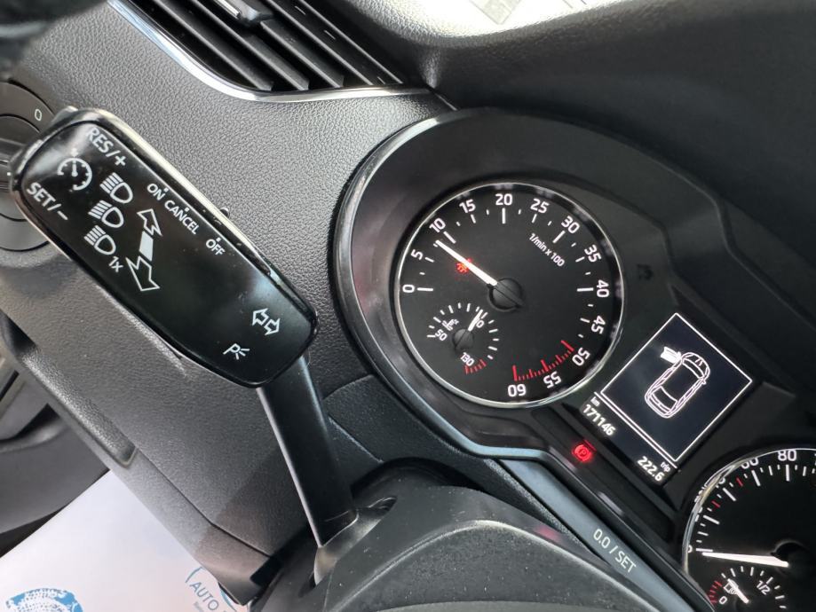Škoda Octavia Combi 1,6 TDI ⭐ Navi, Tempomat, Grij. Sjed., Servis ⭐, fotografija 17
