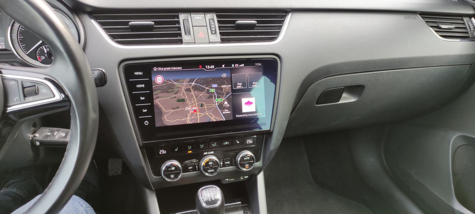 ŠKODA OCTAVIA COMBI ELEGANCE KOŽA BI XENON PDC, fotografija 12
