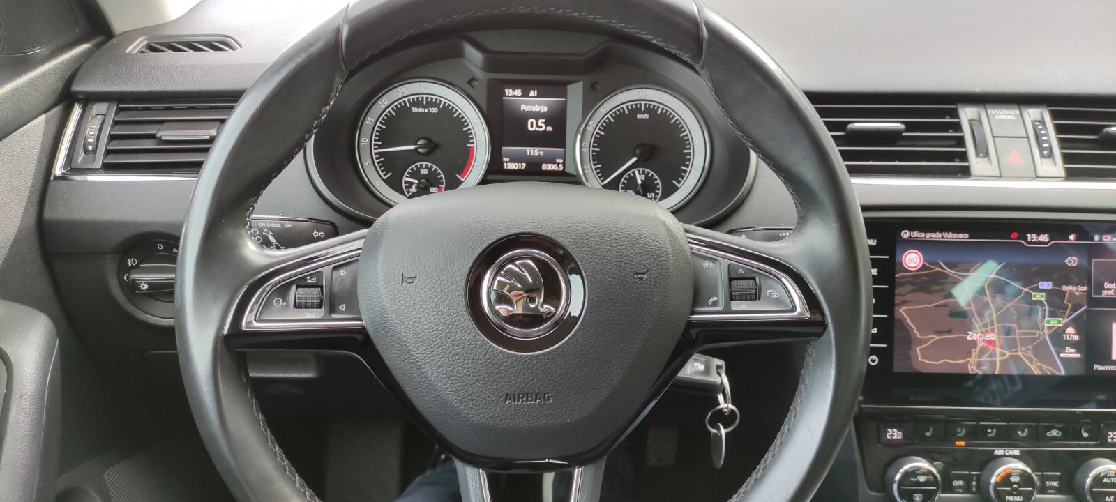 ŠKODA OCTAVIA COMBI ELEGANCE KOŽA BI XENON PDC, fotografija 11