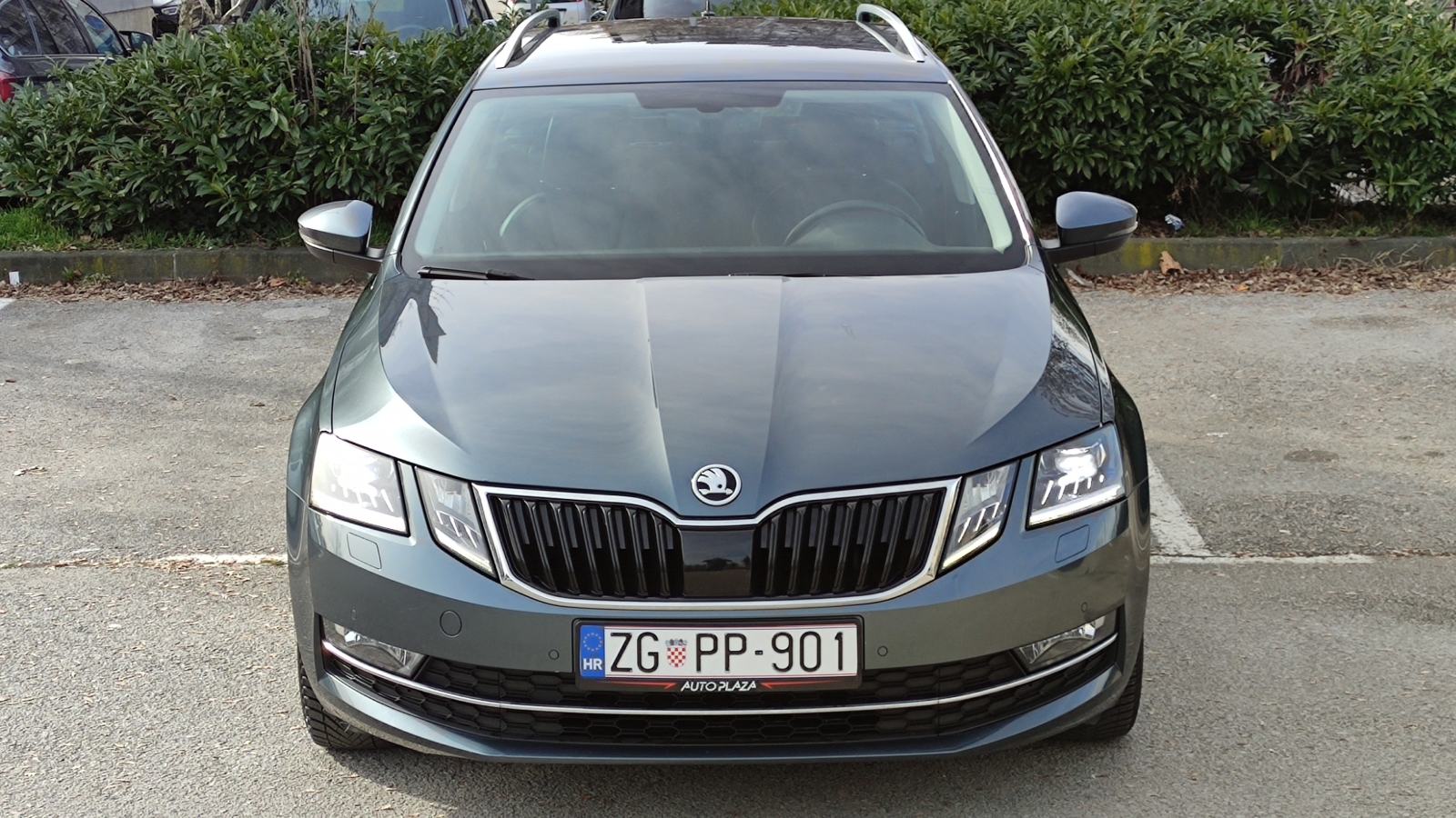 ŠKODA OCTAVIA COMBI ELEGANCE KOŽA BI XENON PDC, fotografija 2