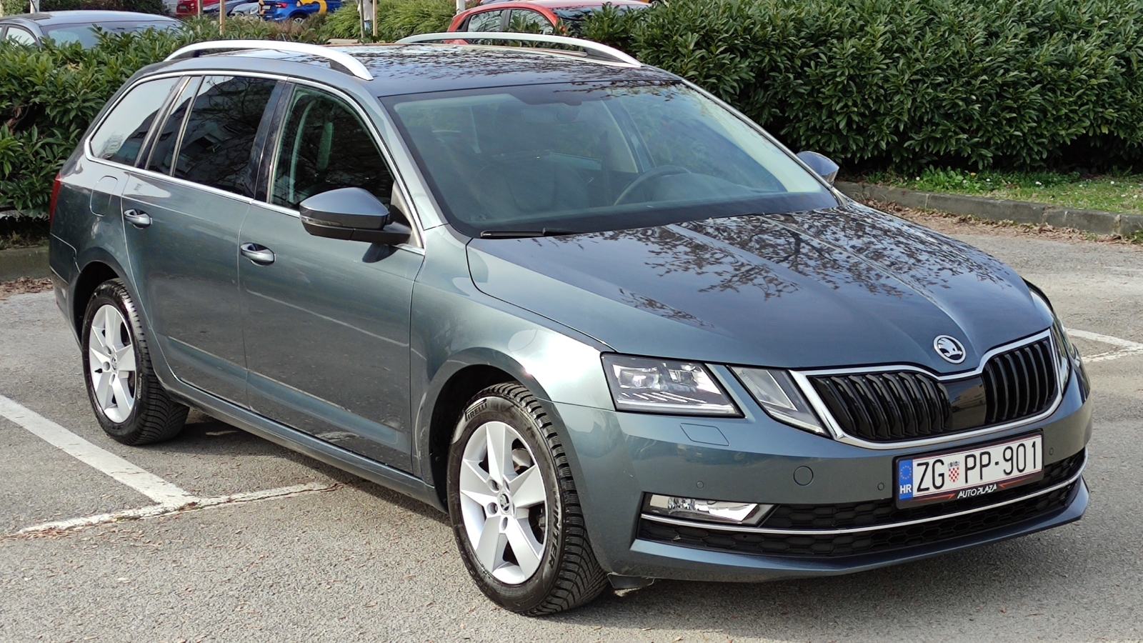 ŠKODA OCTAVIA COMBI ELEGANCE KOŽA BI XENON PDC, fotografija 1
