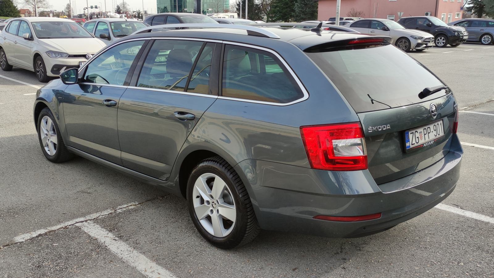 ŠKODA OCTAVIA COMBI ELEGANCE KOŽA BI XENON PDC, fotografija 9