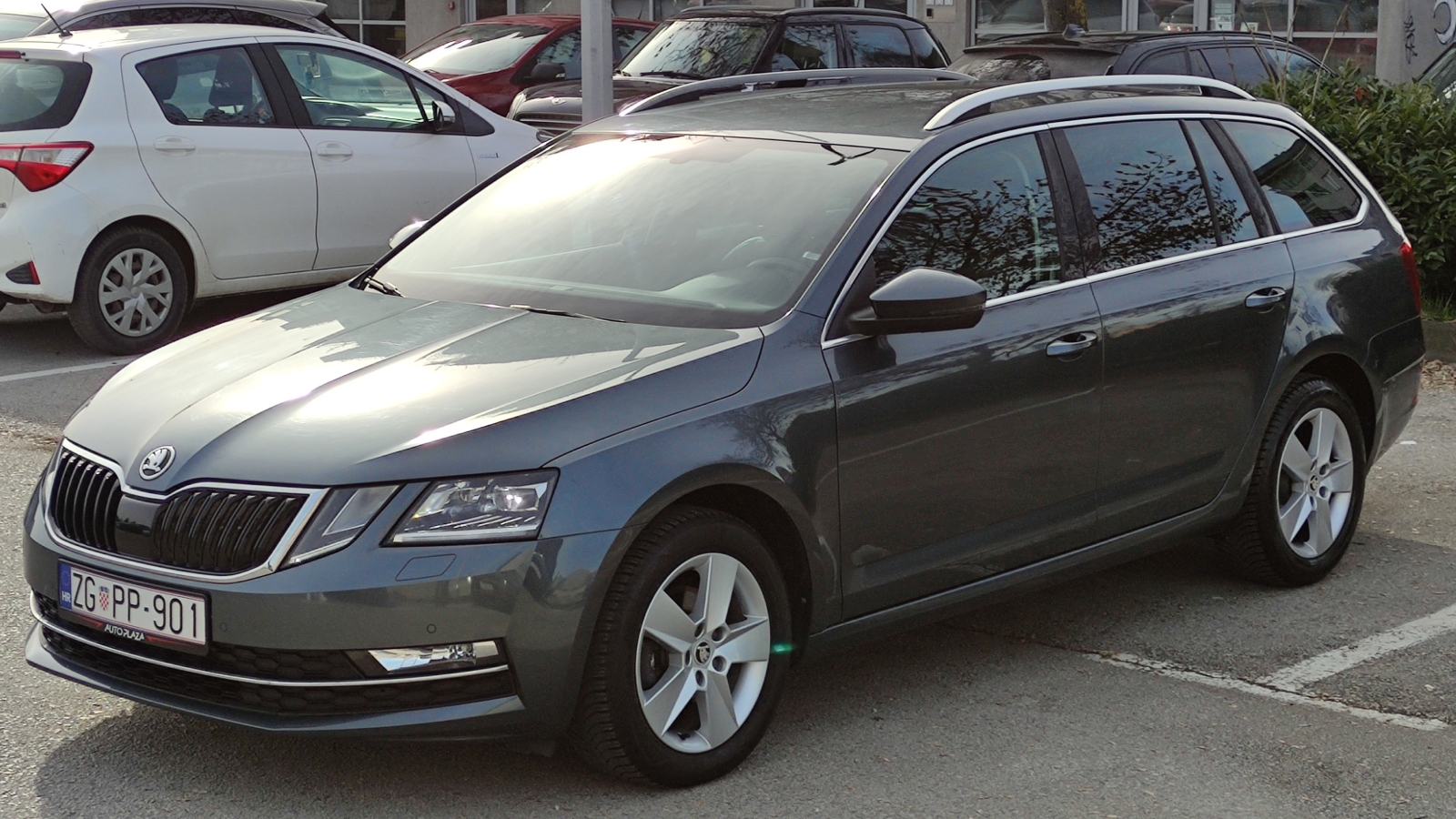 ŠKODA OCTAVIA COMBI ELEGANCE KOŽA BI XENON PDC, fotografija 3