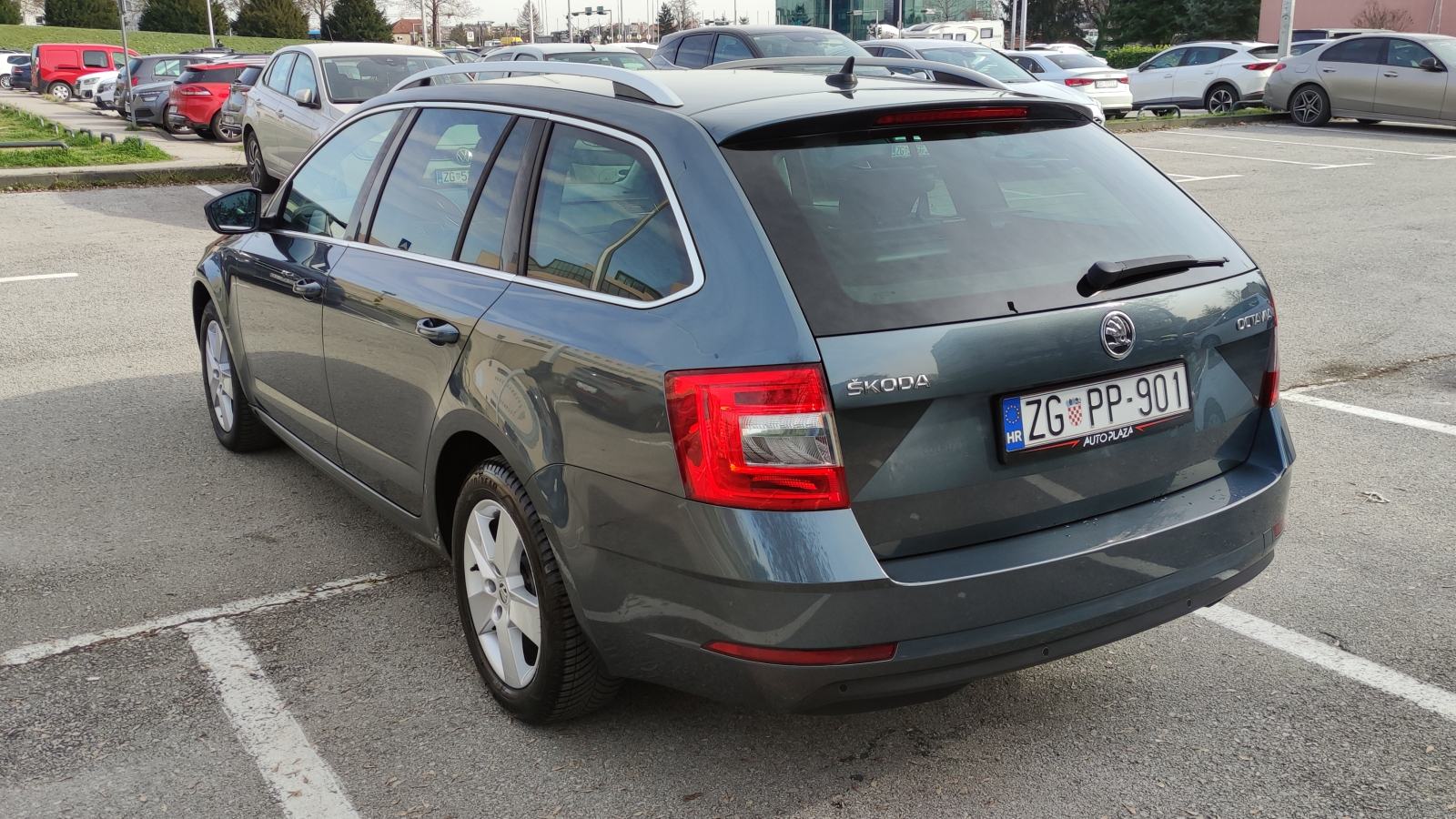 ŠKODA OCTAVIA COMBI ELEGANCE KOŽA BI XENON PDC, fotografija 8