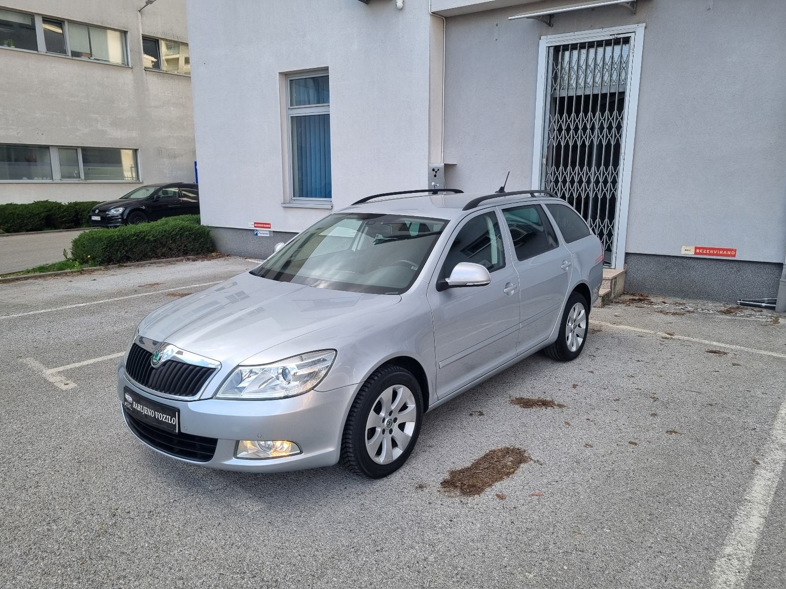 ŠKODA OCTAVIA 1,6 TDI-1 VL-105ks-NAVIGACIJA-2xPARK SENZORI-AUTOM KLIMA, fotografija 2
