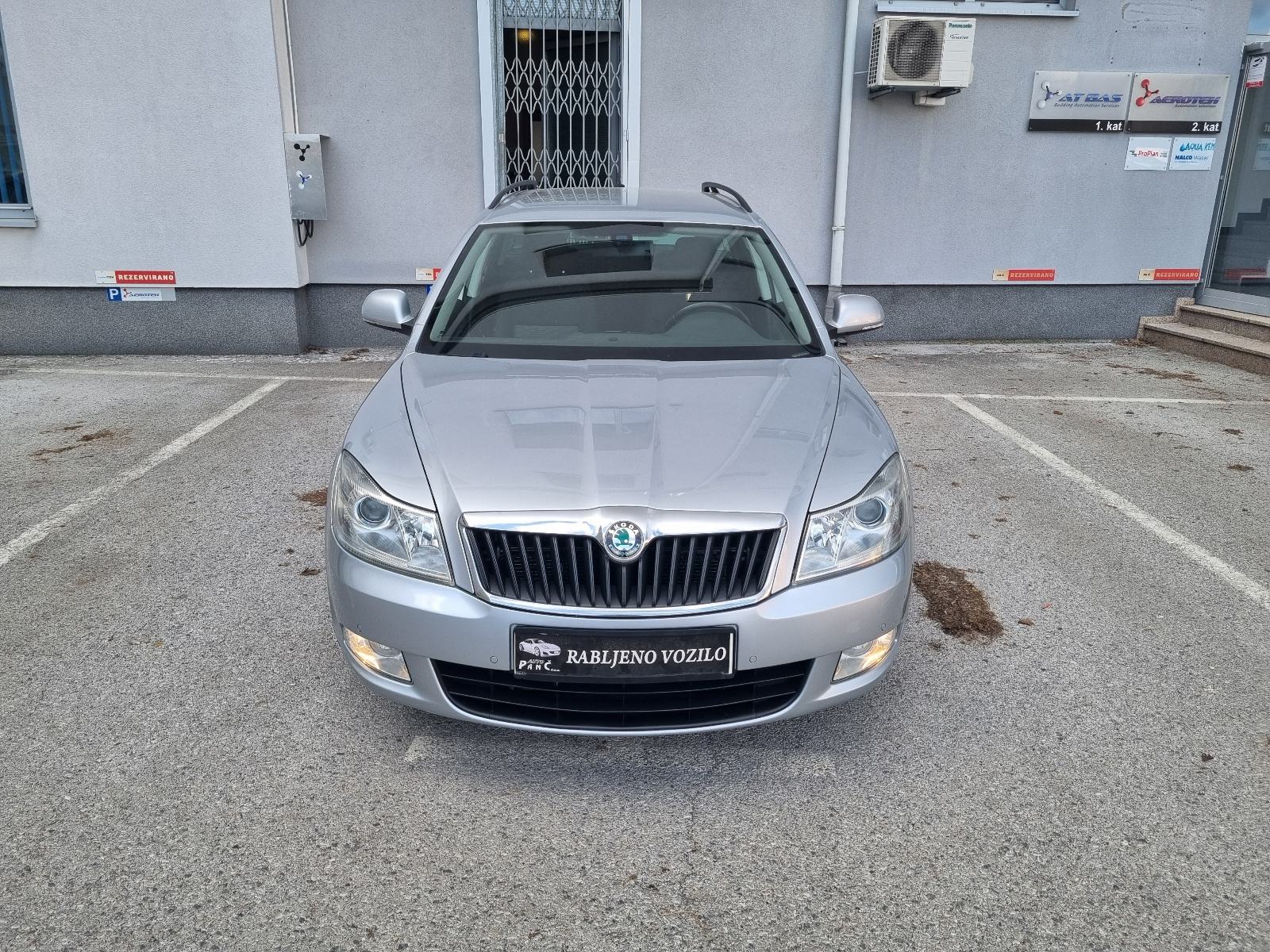 ŠKODA OCTAVIA 1,6 TDI-1 VL-105ks-NAVIGACIJA-2xPARK SENZORI-AUTOM KLIMA, fotografija 3