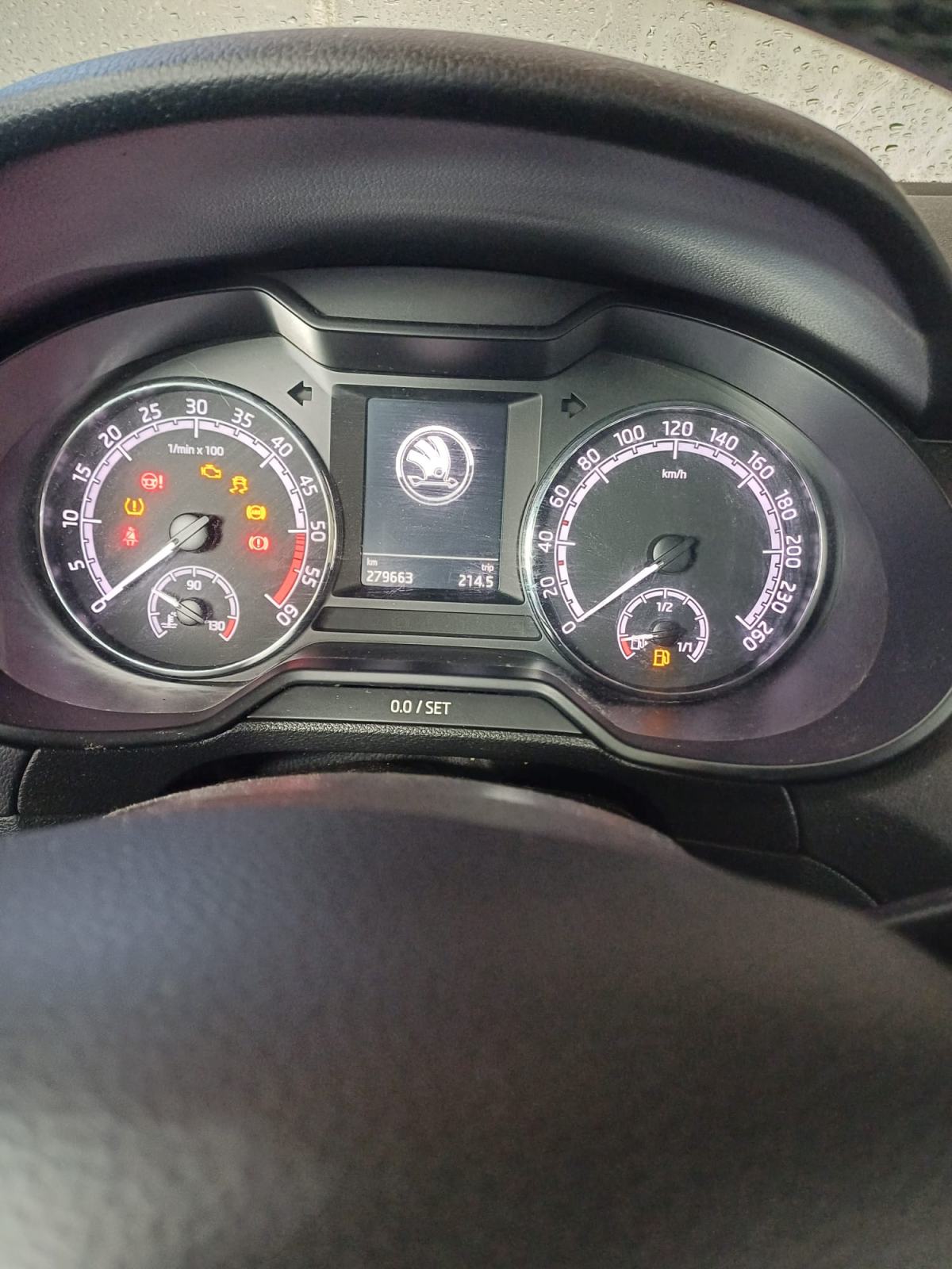 ŠKODA OCTAVIA COMBI 1.6 TDI, 2017, REG. 1/2027 - POVOLJNO, 2 SETA GUMA, fotografija 6