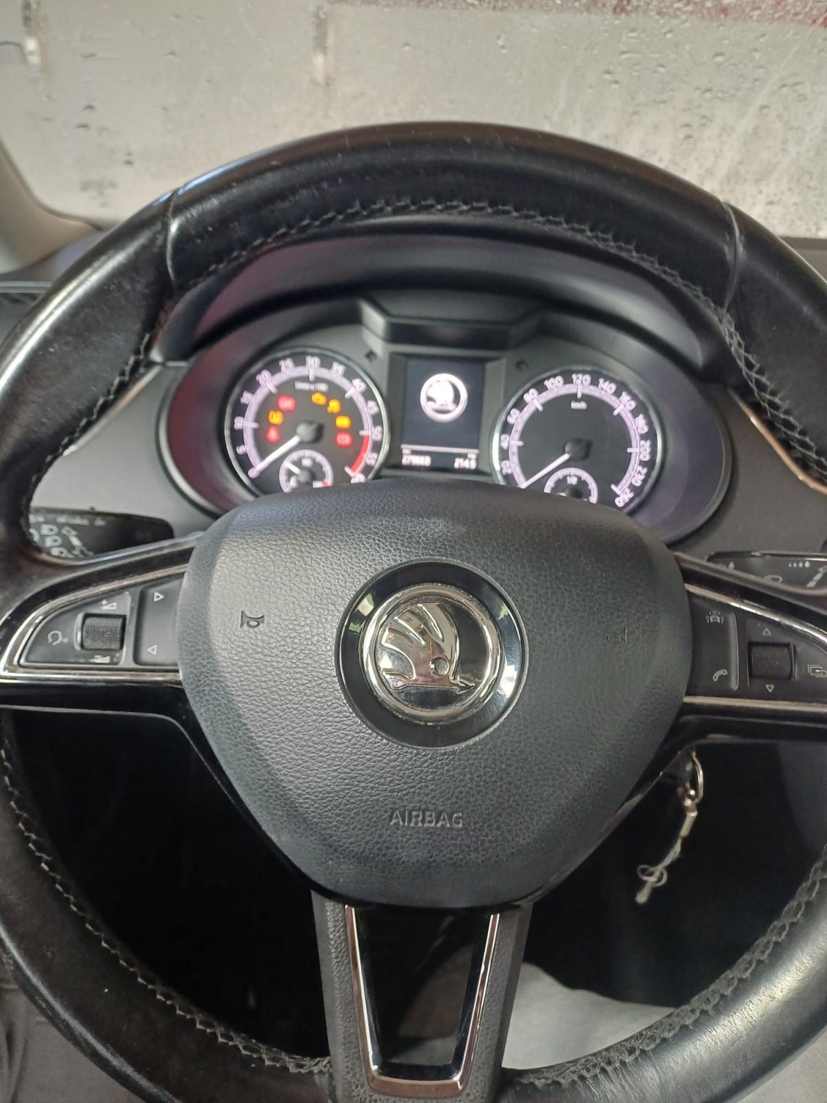 ŠKODA OCTAVIA COMBI 1.6 TDI, 2017, REG. 1/2027 - POVOLJNO, 2 SETA GUMA, fotografija 7