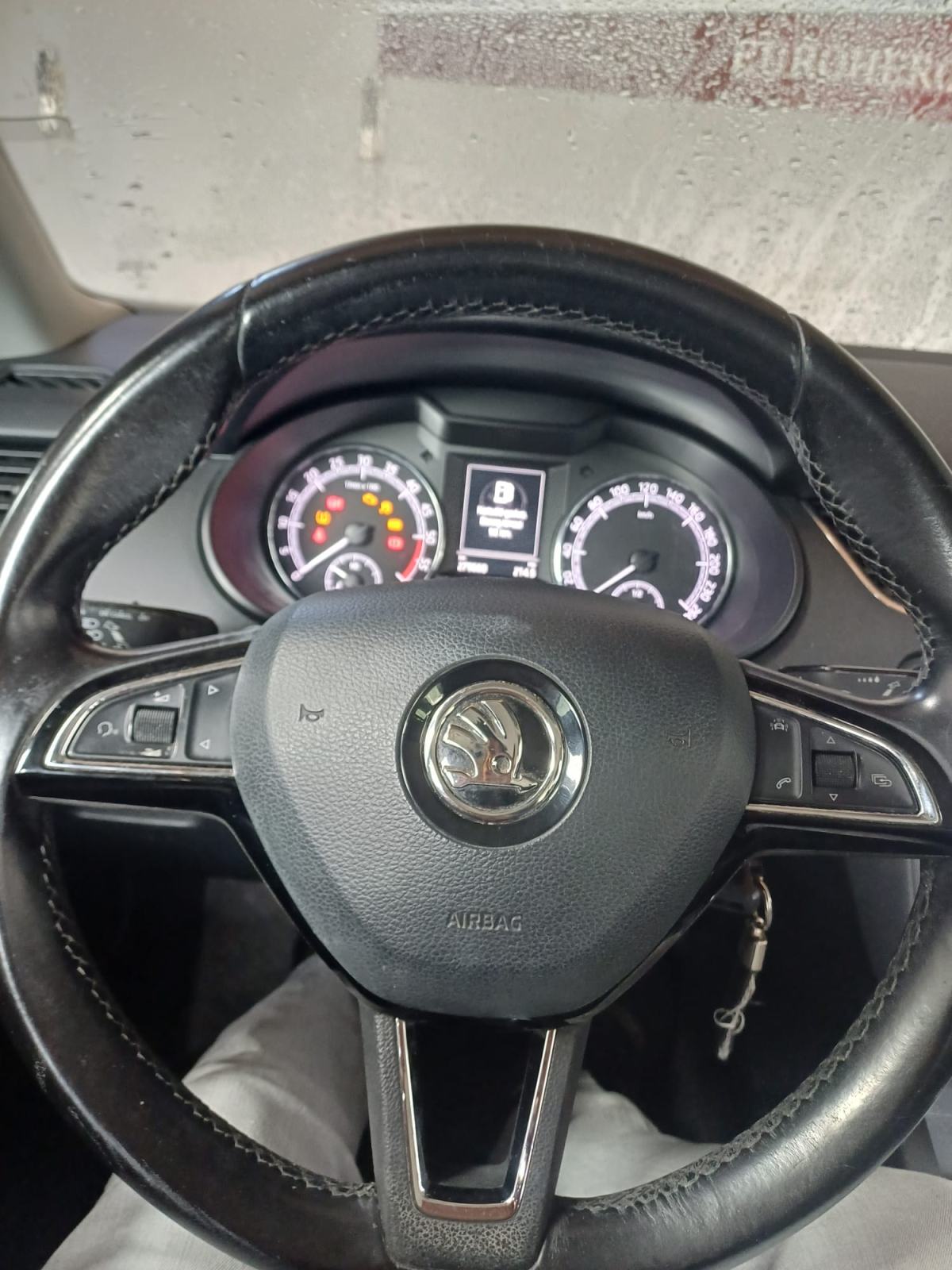 ŠKODA OCTAVIA COMBI 1.6 TDI, 2017, REG. 1/2027 - POVOLJNO, 2 SETA GUMA, fotografija 8