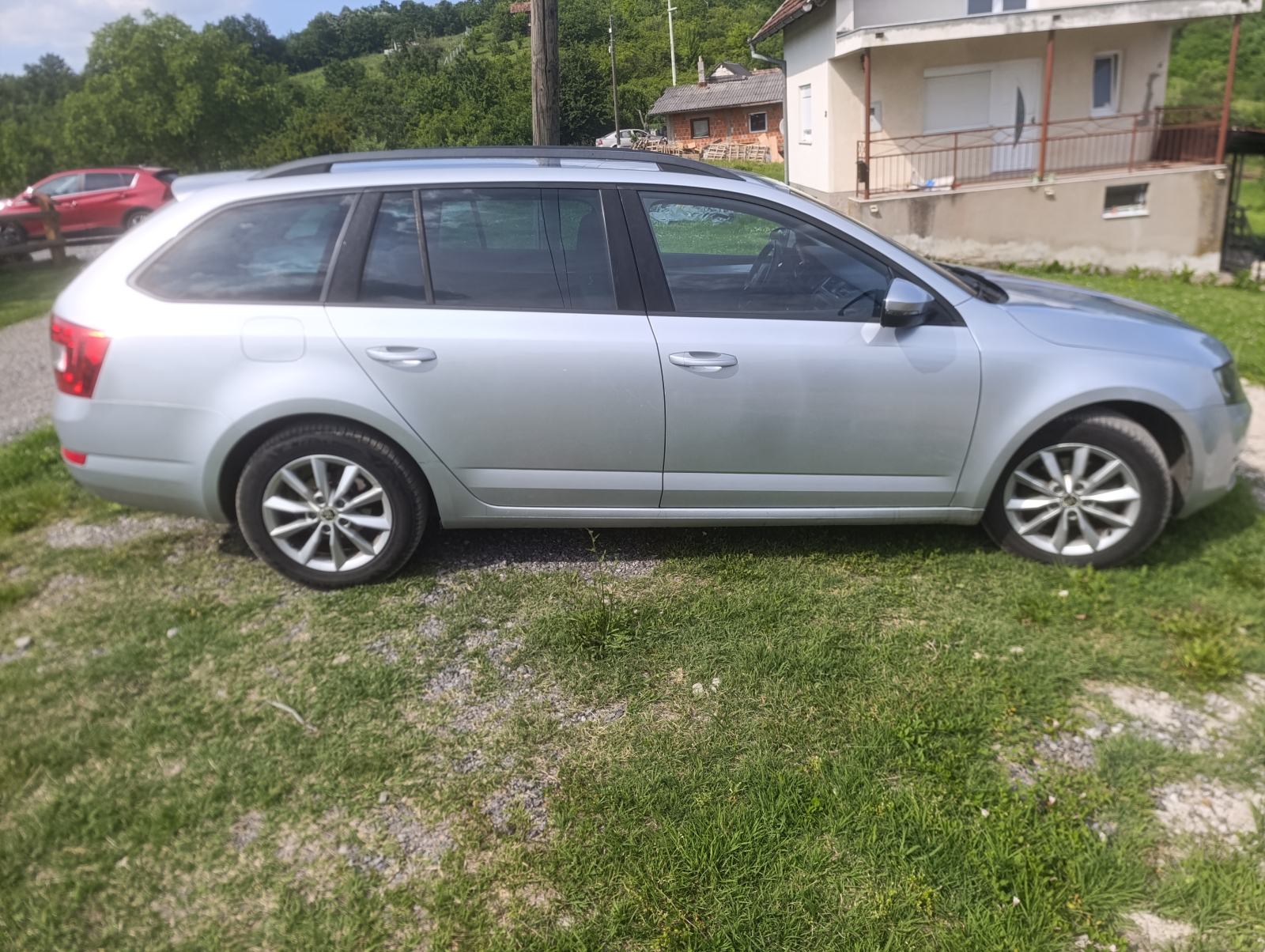 Škoda Octavia Combi 1,6 TDI, fotografija 5