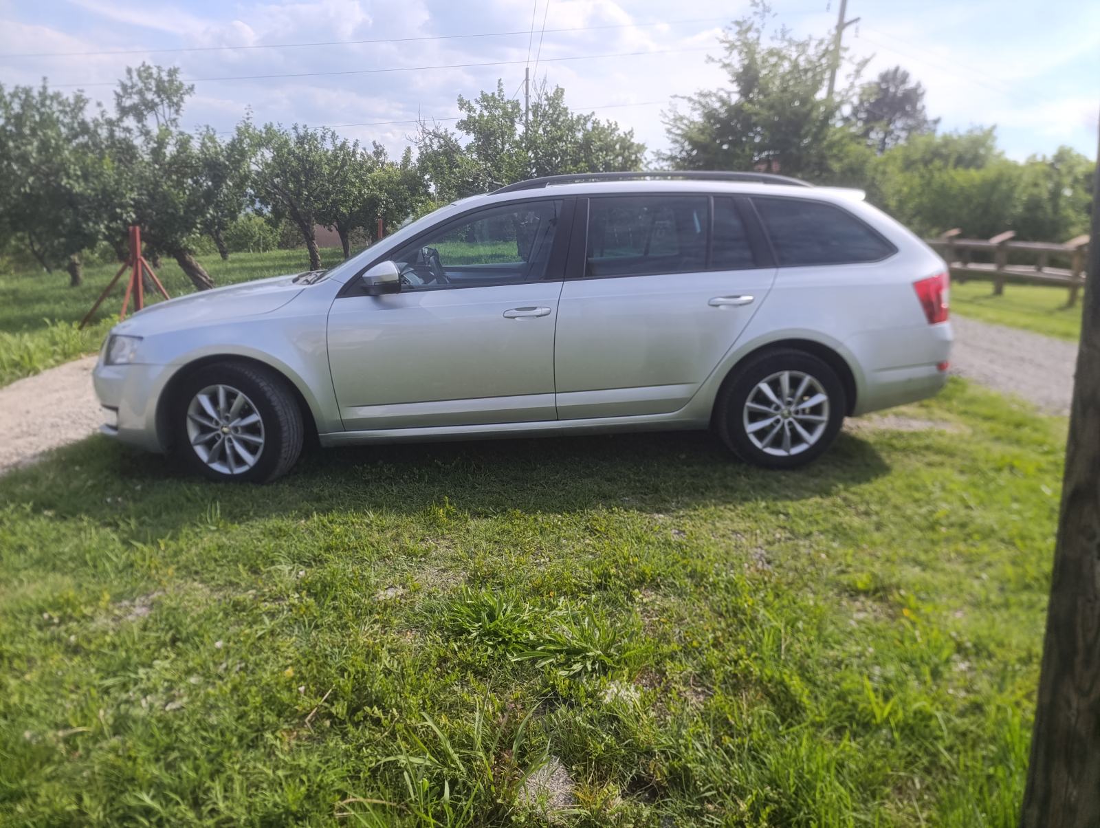 Škoda Octavia Combi 1,6 TDI, fotografija 6