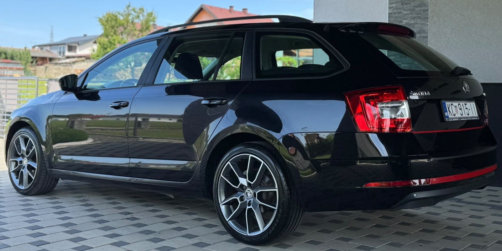Škoda Octavia Combi 1,6 TDI, fotografija 3