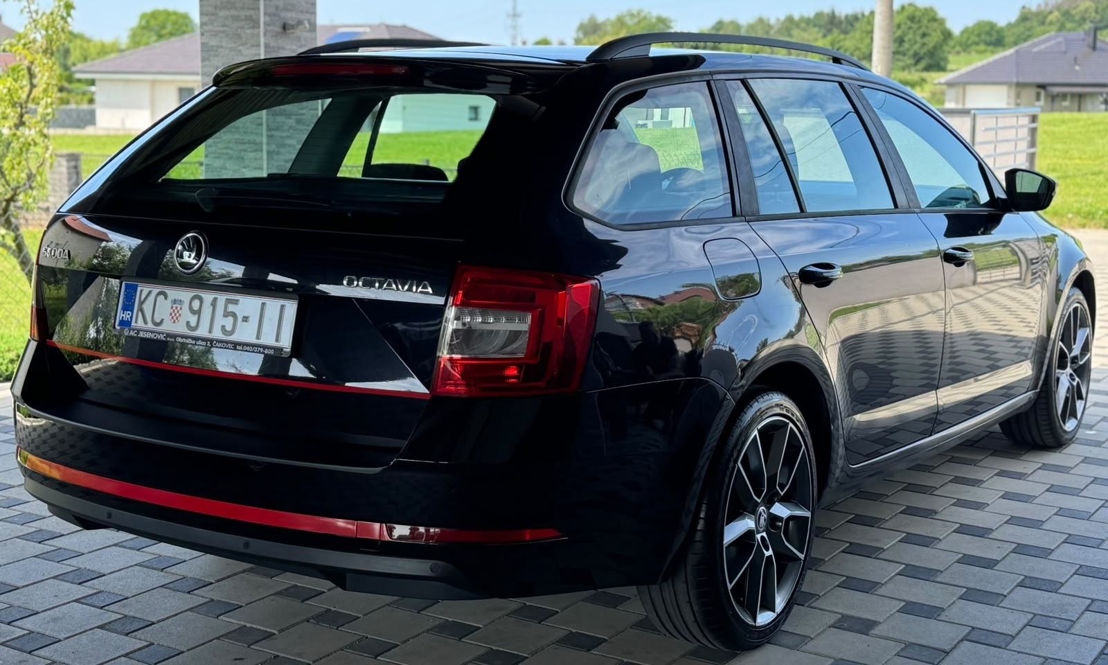 Škoda Octavia Combi 1,6 TDI, fotografija 5