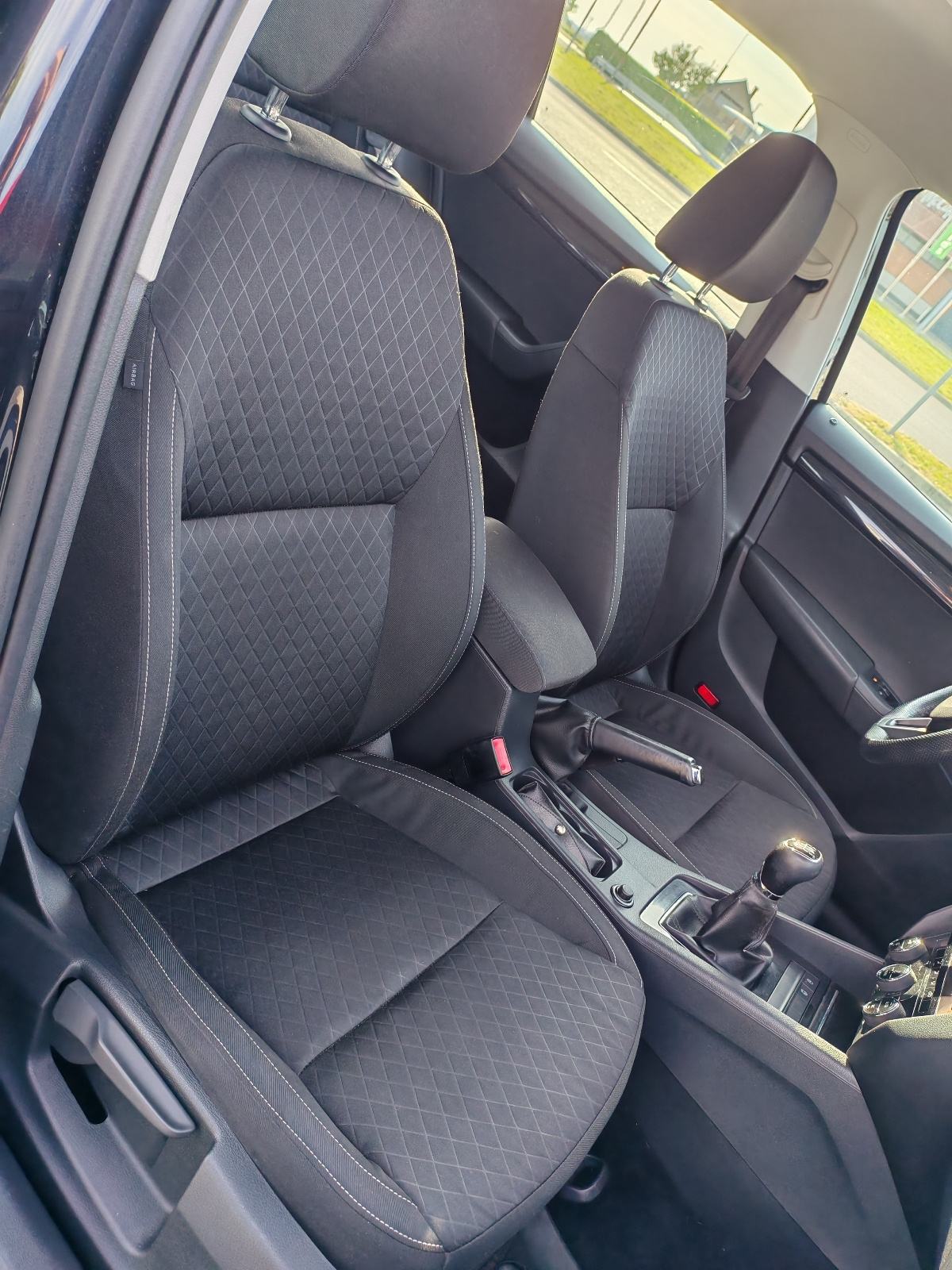 Škoda Octavia Combi 1,6 TDI, fotografija 9