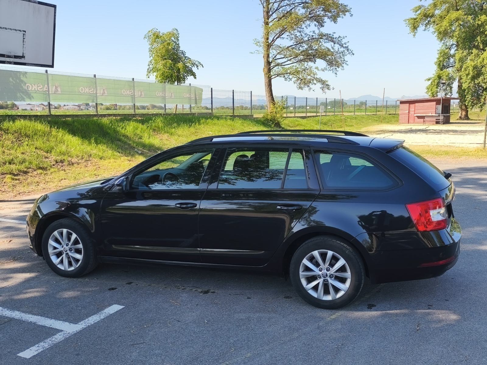 Škoda Octavia Combi 1,6 TDI, fotografija 3