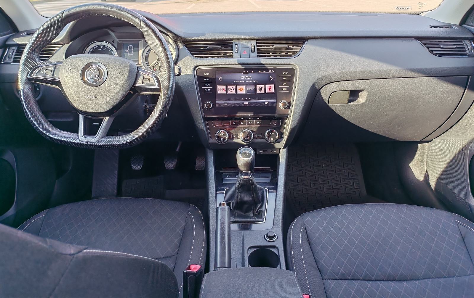 Škoda Octavia Combi 1,6 TDI, fotografija 11