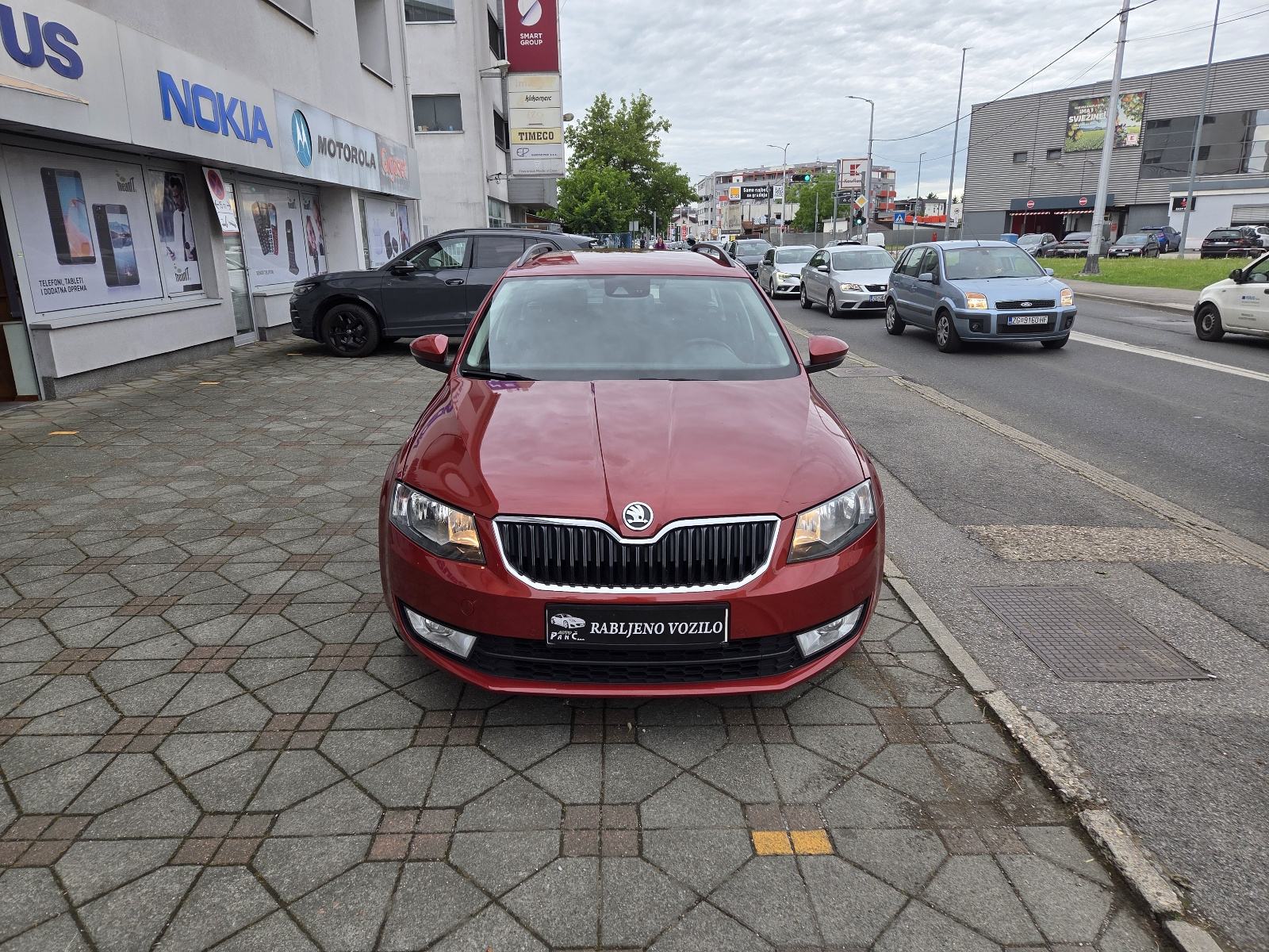 ŠKODA OCTAVIA 1,6 TDI-1 VL-2xPARK SENZORI-AUTO KLIMA-TEMPOMAT-SERVISNA, fotografija 3