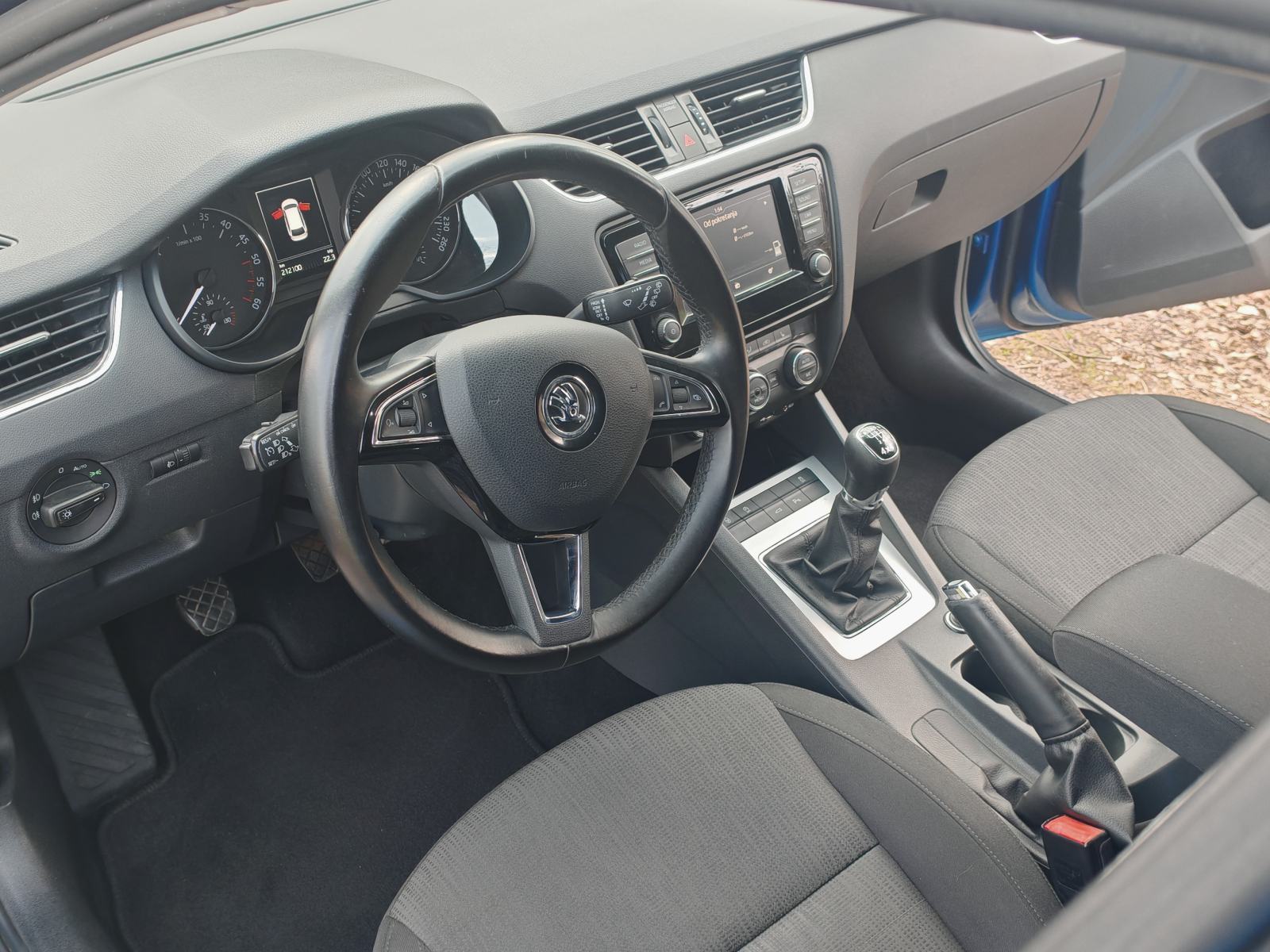 Škoda Octavia Combi 1,6 TDI, fotografija 6