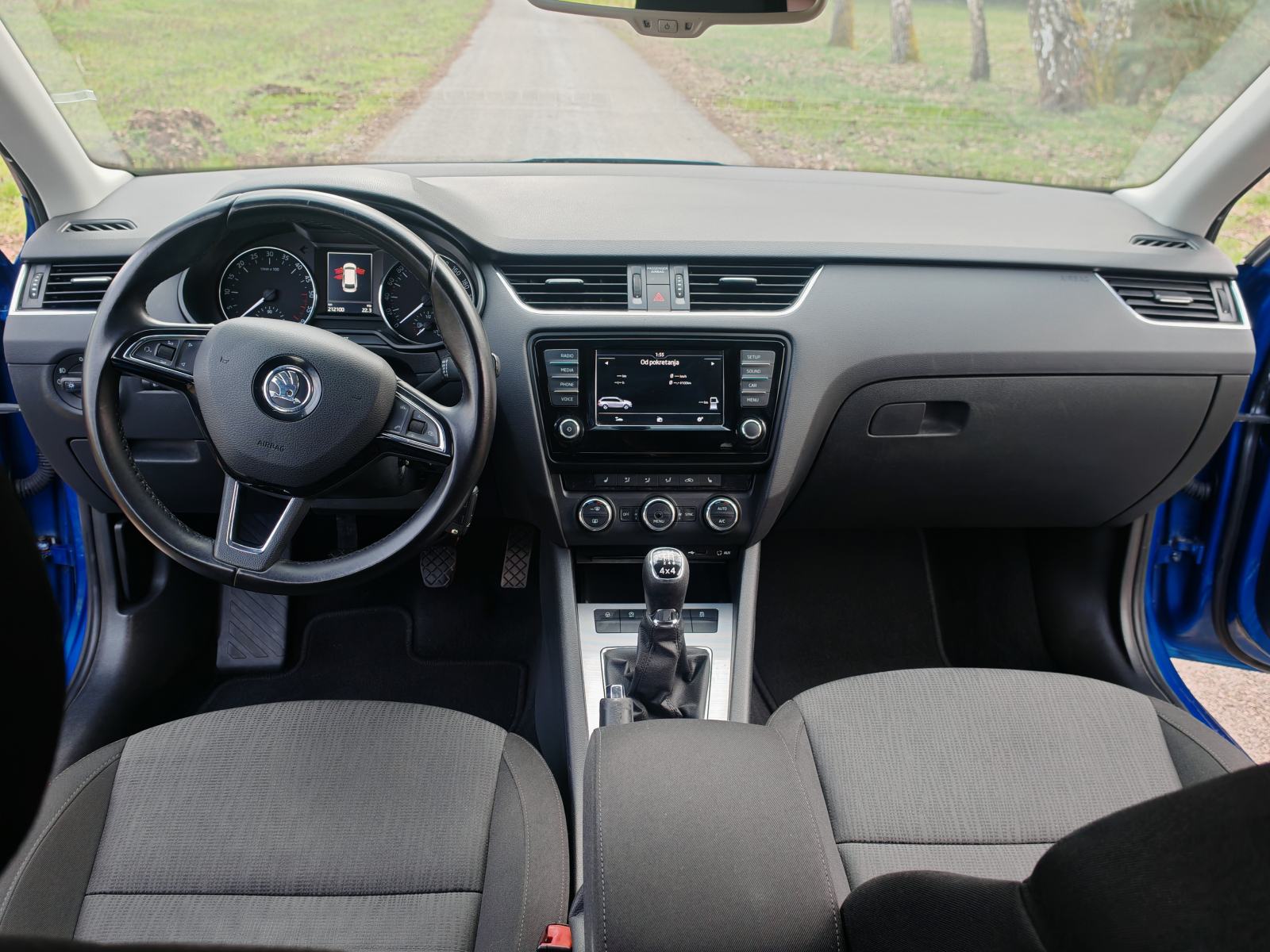 Škoda Octavia Combi 1,6 TDI, fotografija 9