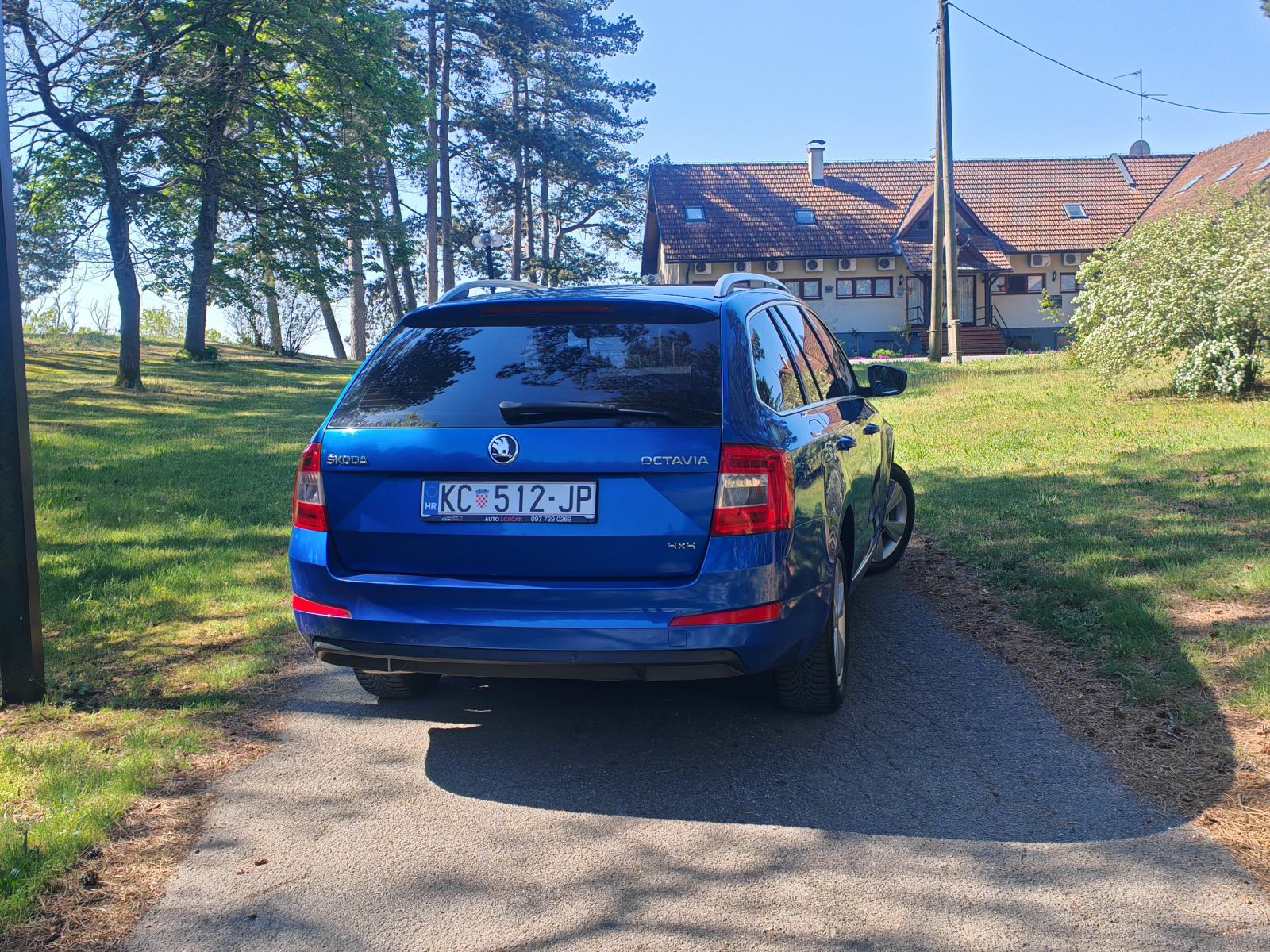 Škoda Octavia Combi 1,6 TDI, fotografija 12
