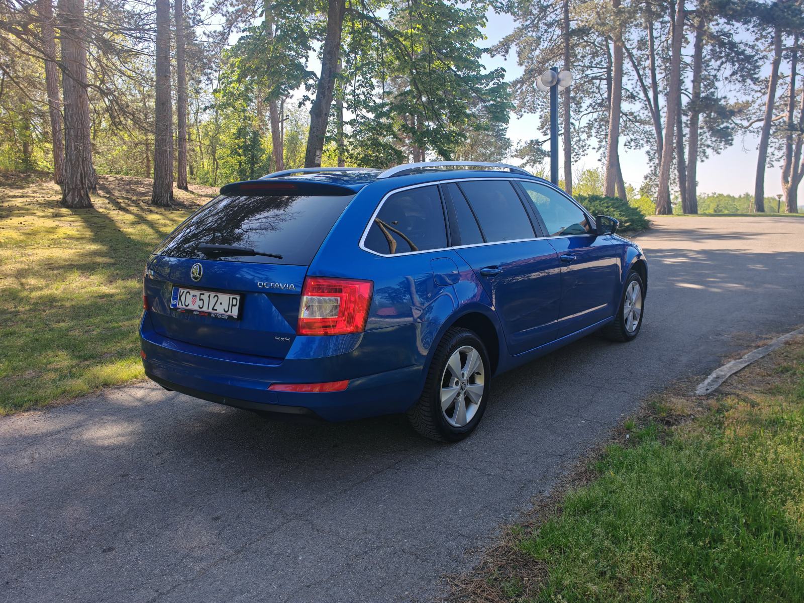 Škoda Octavia Combi 1,6 TDI, fotografija 15