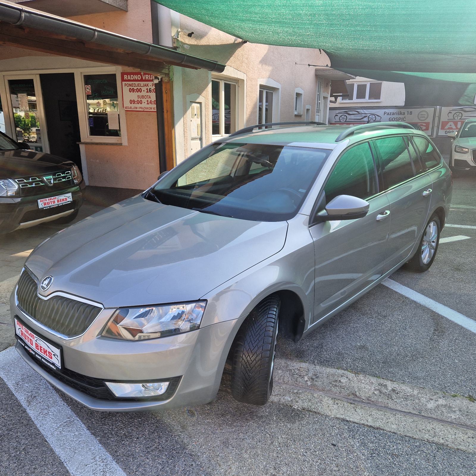 Škoda 4x4 Octavia Combi 1,6 TDI.Navi. Do registracije sve placeno., fotografija 1