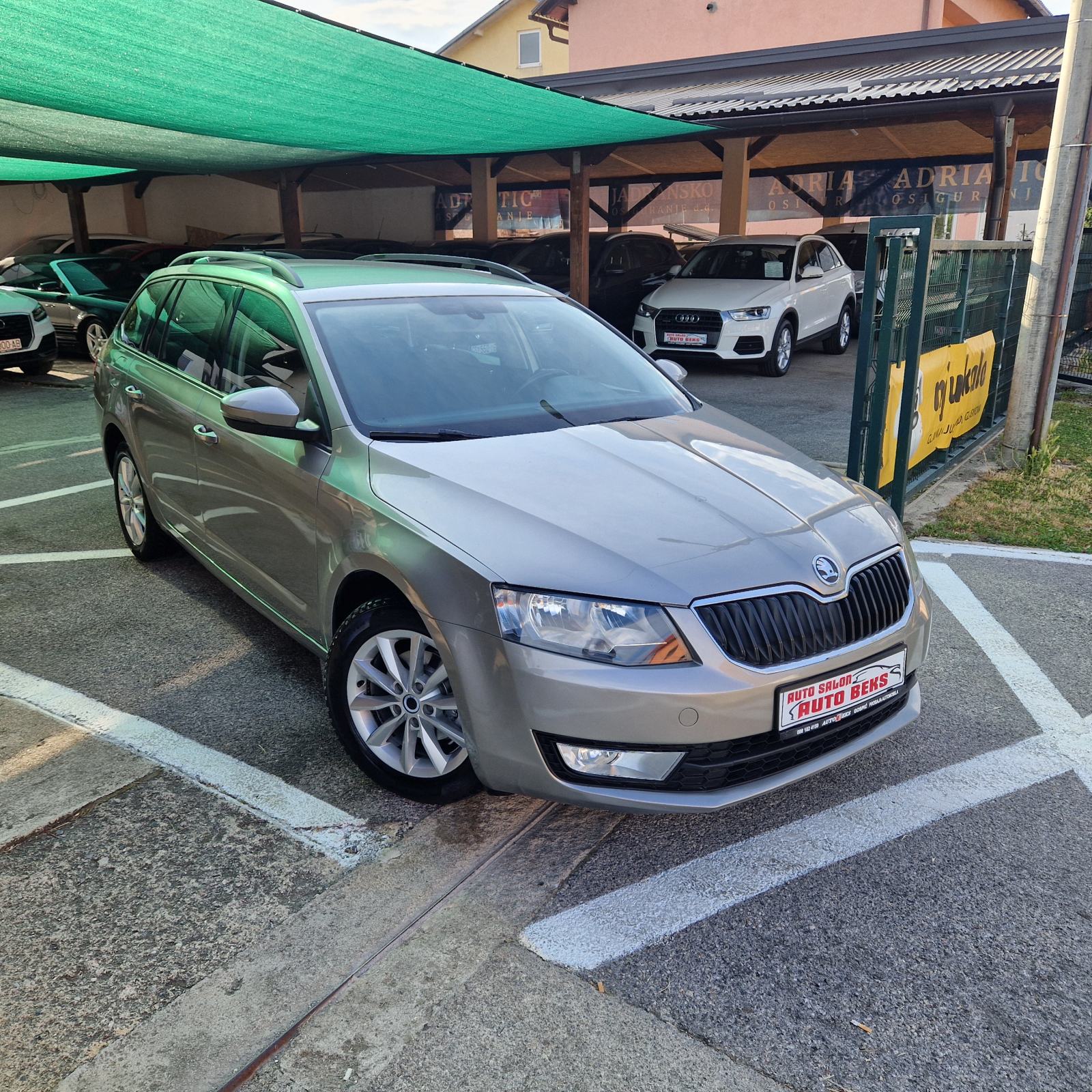 Škoda 4x4 Octavia Combi 1,6 TDI.Navi. Do registracije sve placeno., fotografija 2