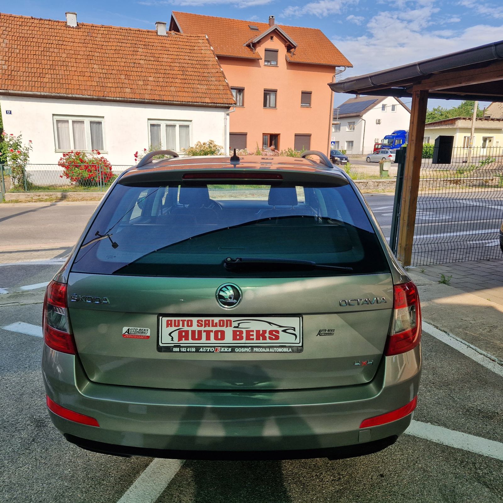 Škoda 4x4 Octavia Combi 1,6 TDI.Navi. Do registracije sve placeno., fotografija 8