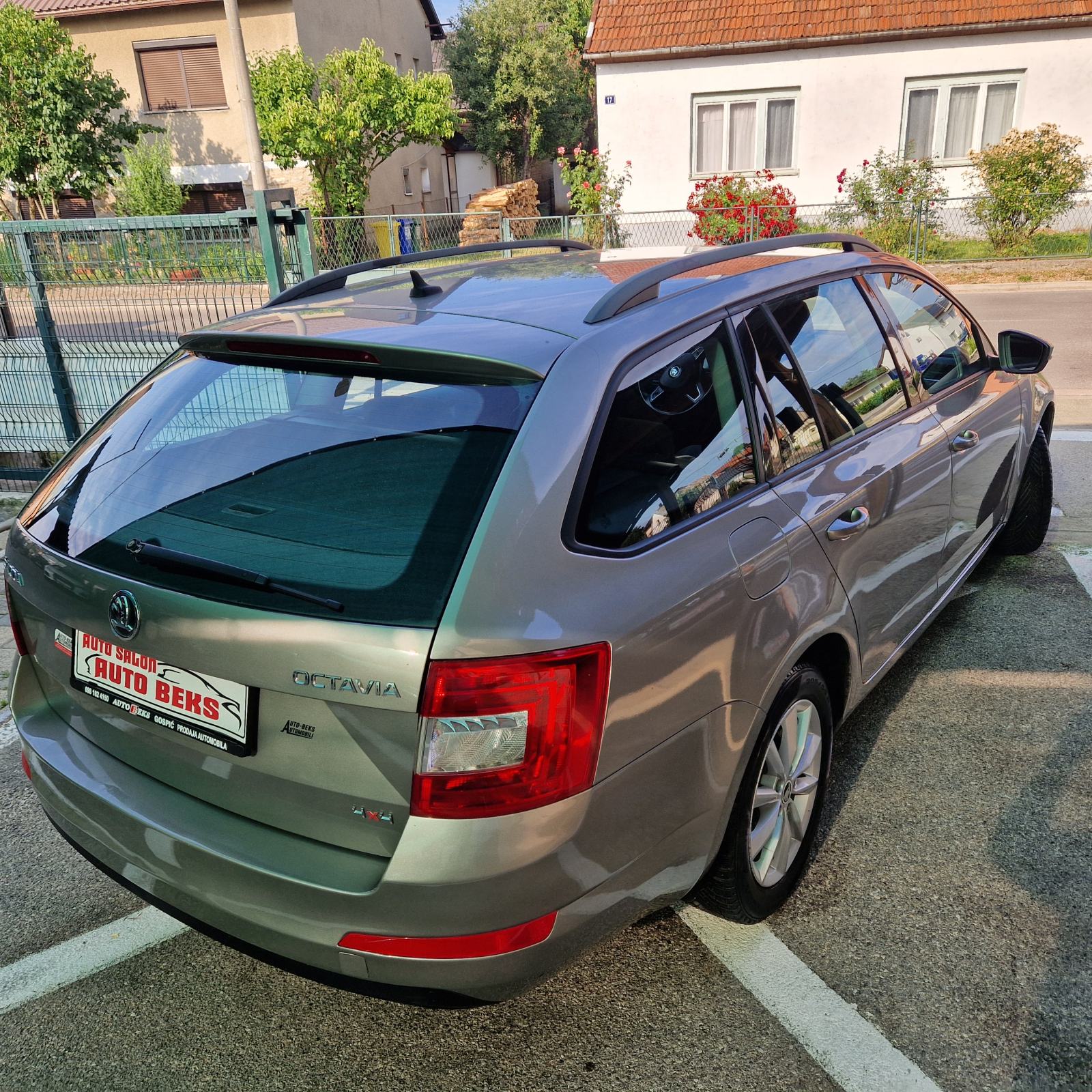 Škoda 4x4 Octavia Combi 1,6 TDI.Navi. Do registracije sve placeno., fotografija 10