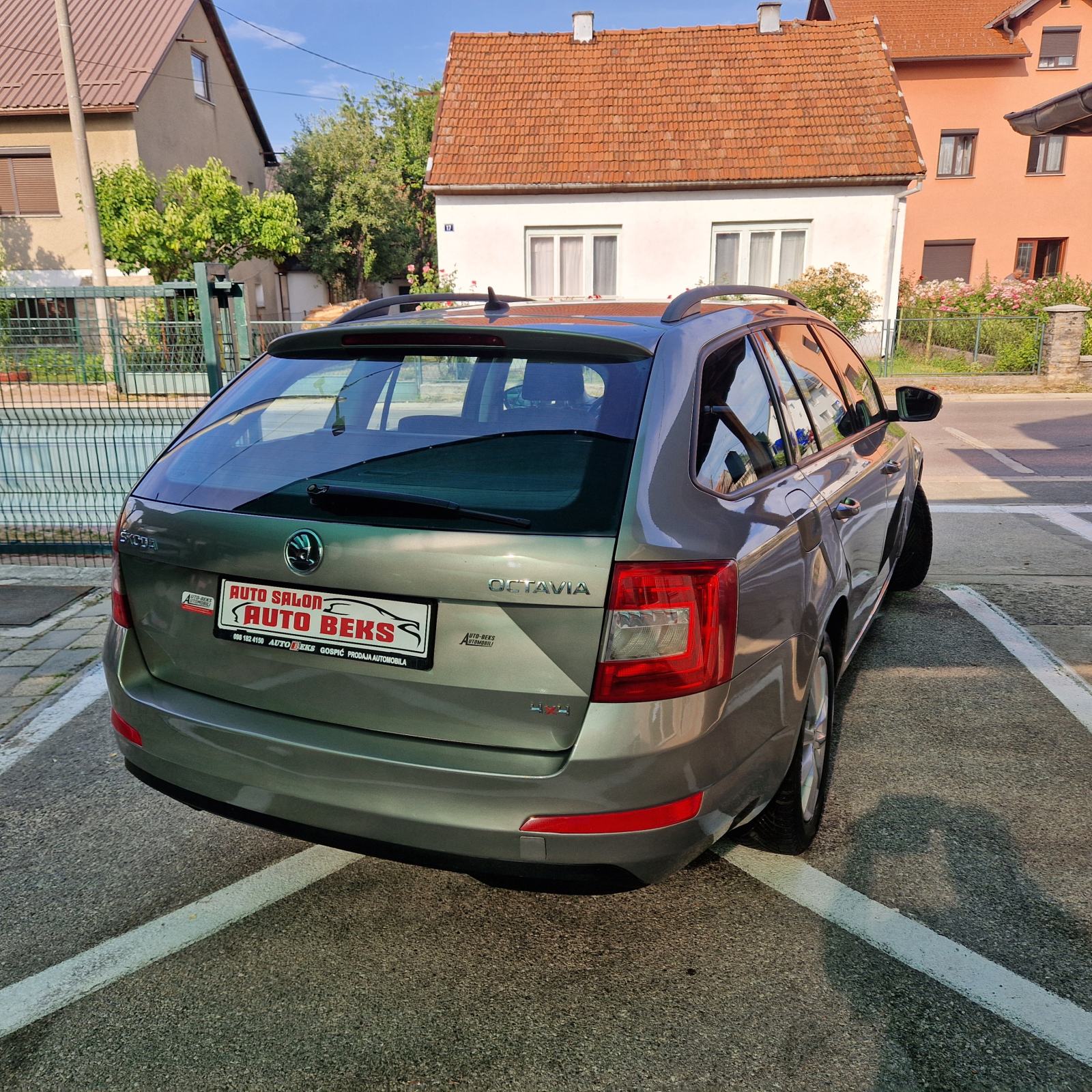 Škoda 4x4 Octavia Combi 1,6 TDI.Navi. Do registracije sve placeno., fotografija 11