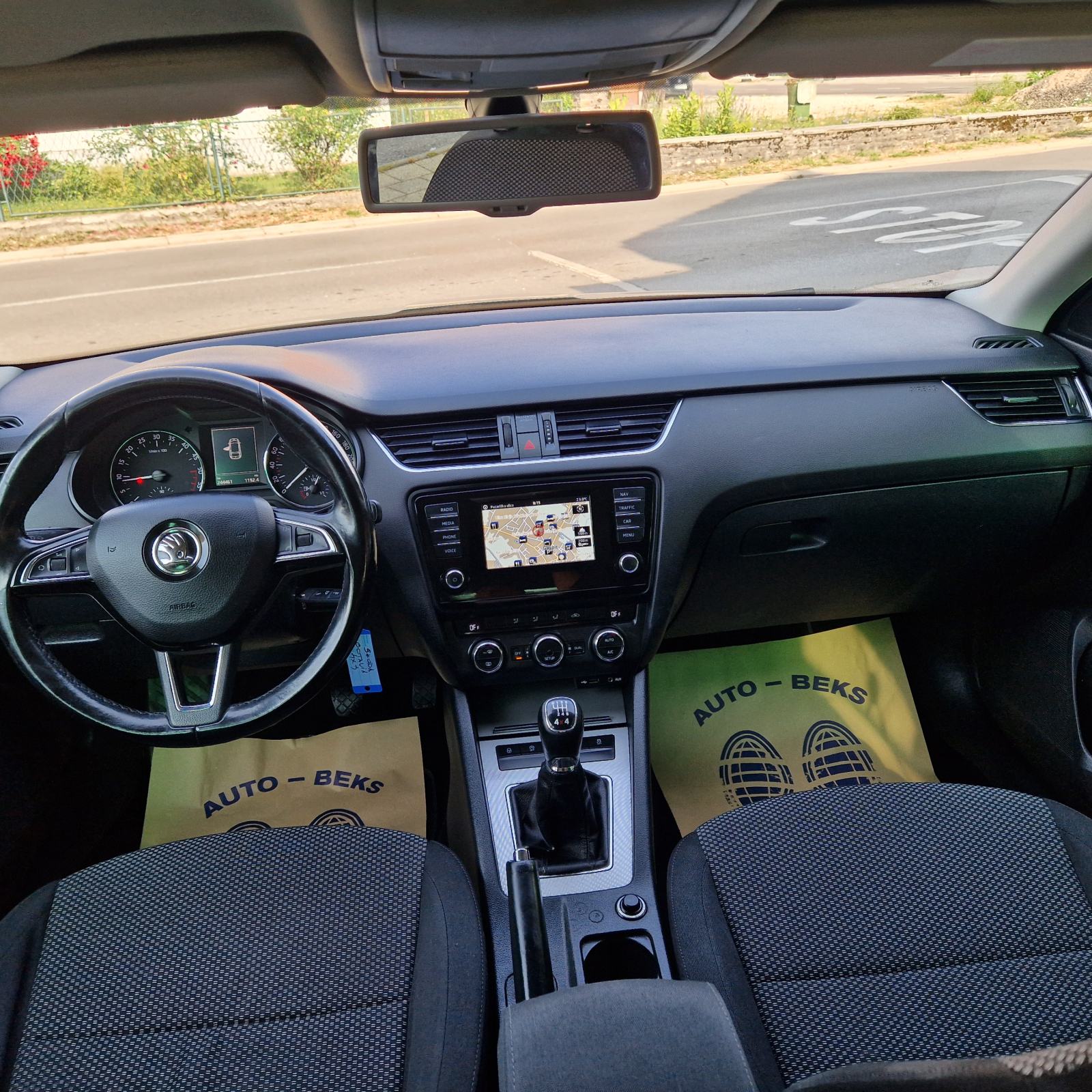Škoda 4x4 Octavia Combi 1,6 TDI.Navi. Do registracije sve placeno., fotografija 15