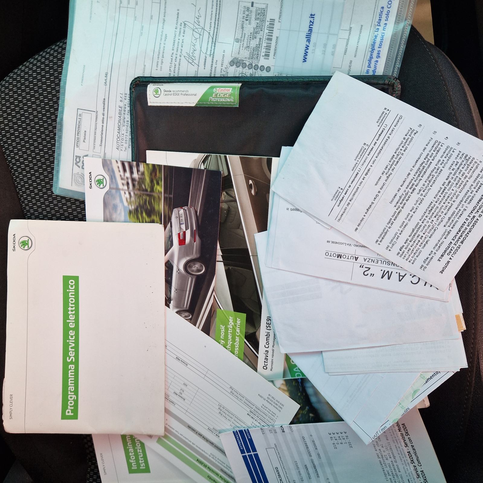 Škoda 4x4 Octavia Combi 1,6 TDI.Navi. Do registracije sve placeno., fotografija 17