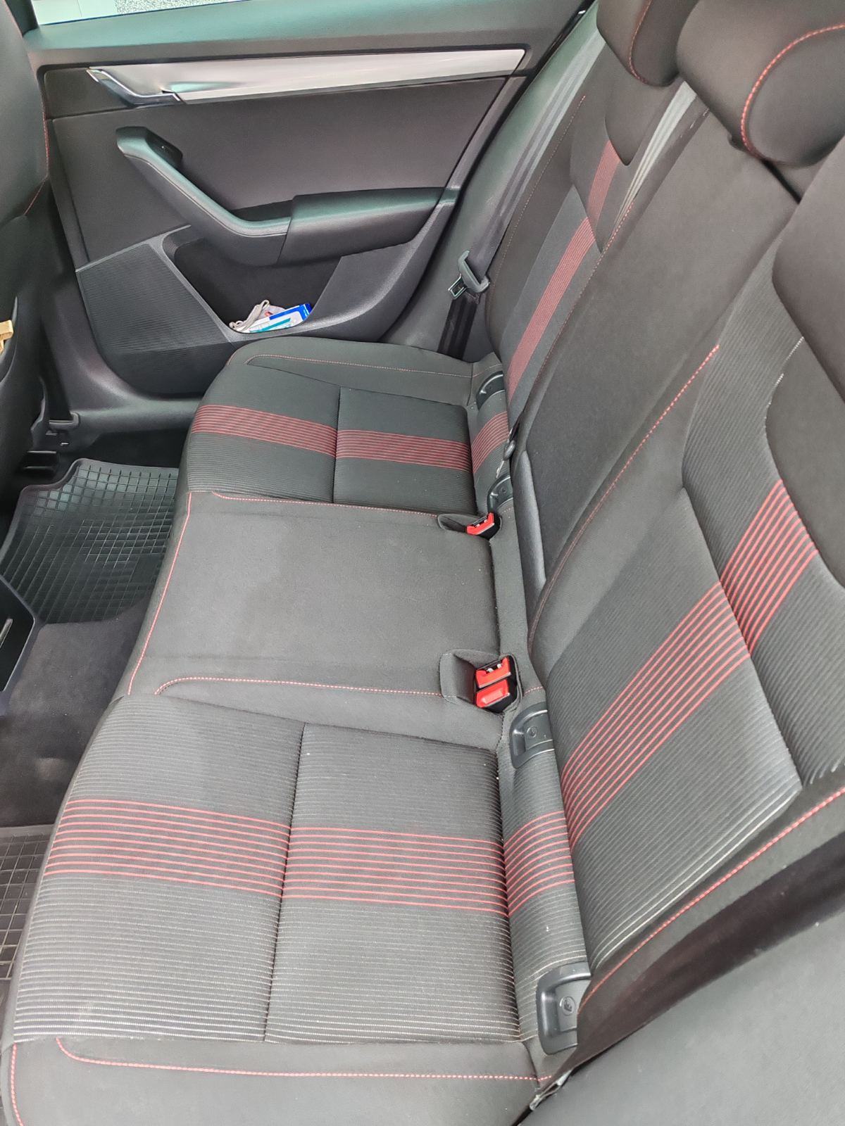 Škoda Octavia Combi 1,6 TDI, fotografija 11