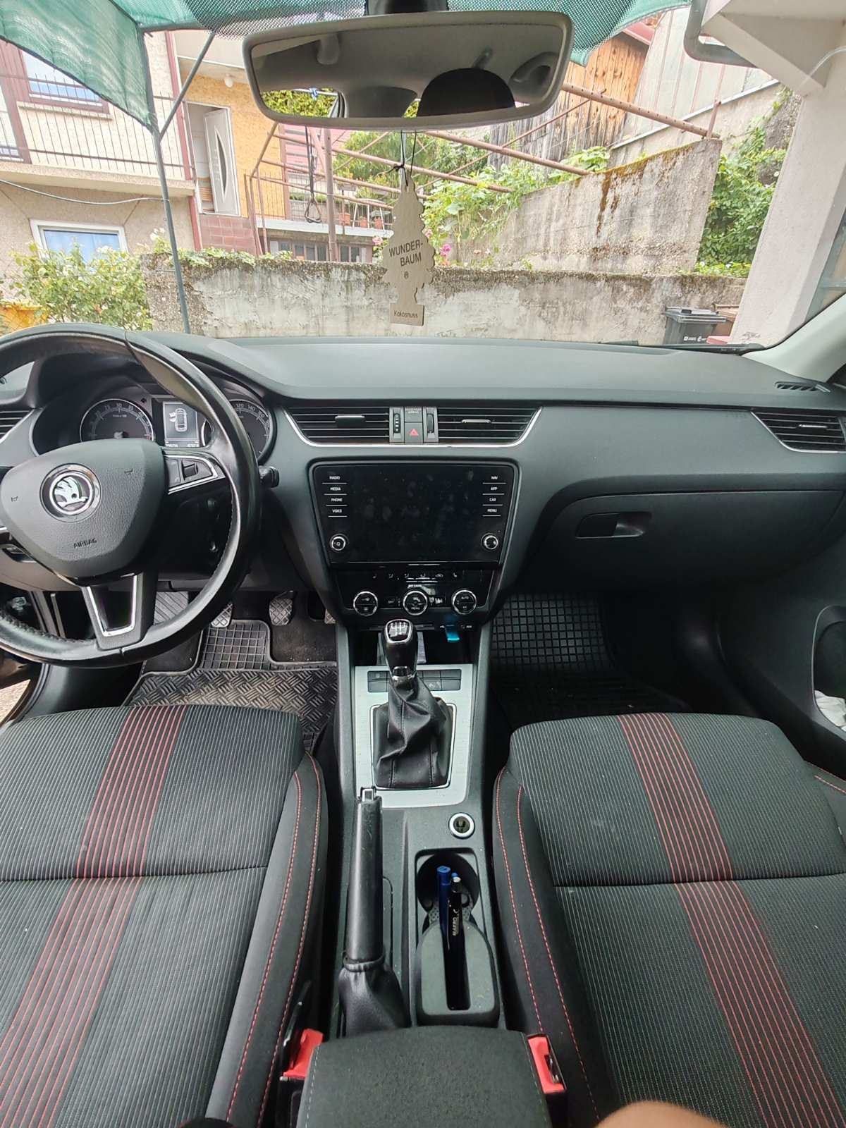 Škoda Octavia Combi 1,6 TDI, fotografija 6