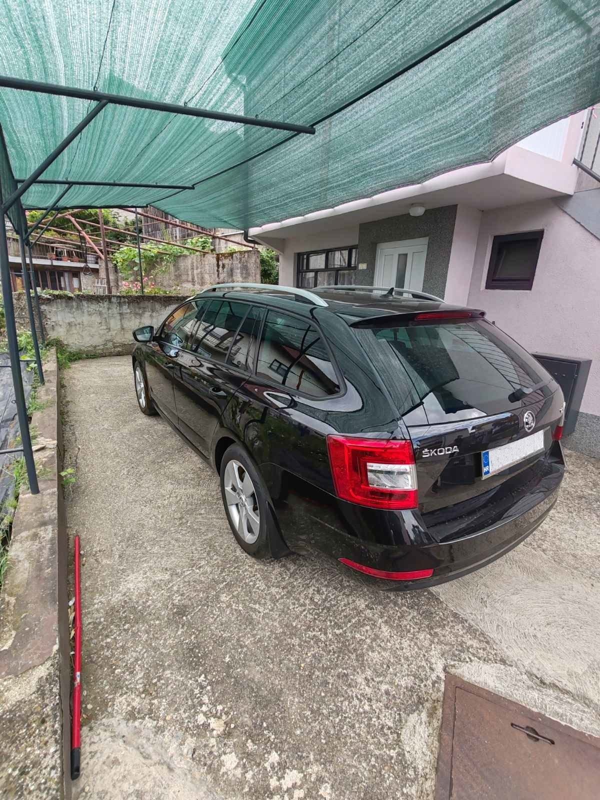 Škoda Octavia Combi 1,6 TDI, fotografija 2