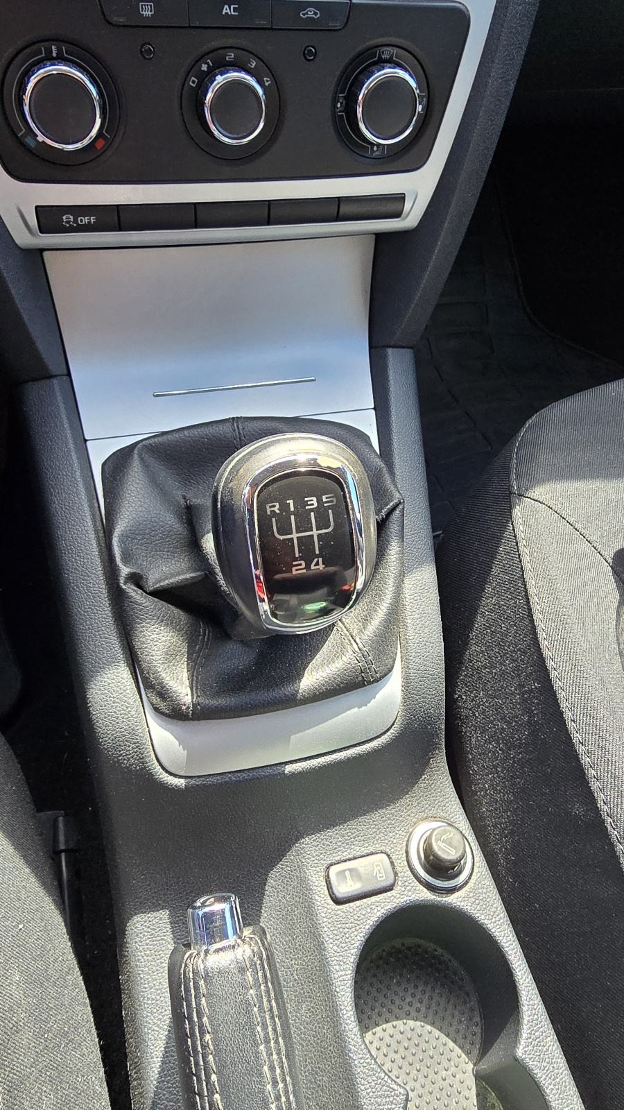 Škoda Octavia Combi 1,6 TDI, fotografija 10