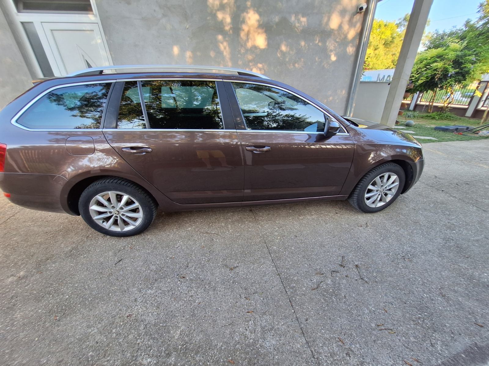 Škoda Octavia Combi 1,6 TDI, fotografija 2