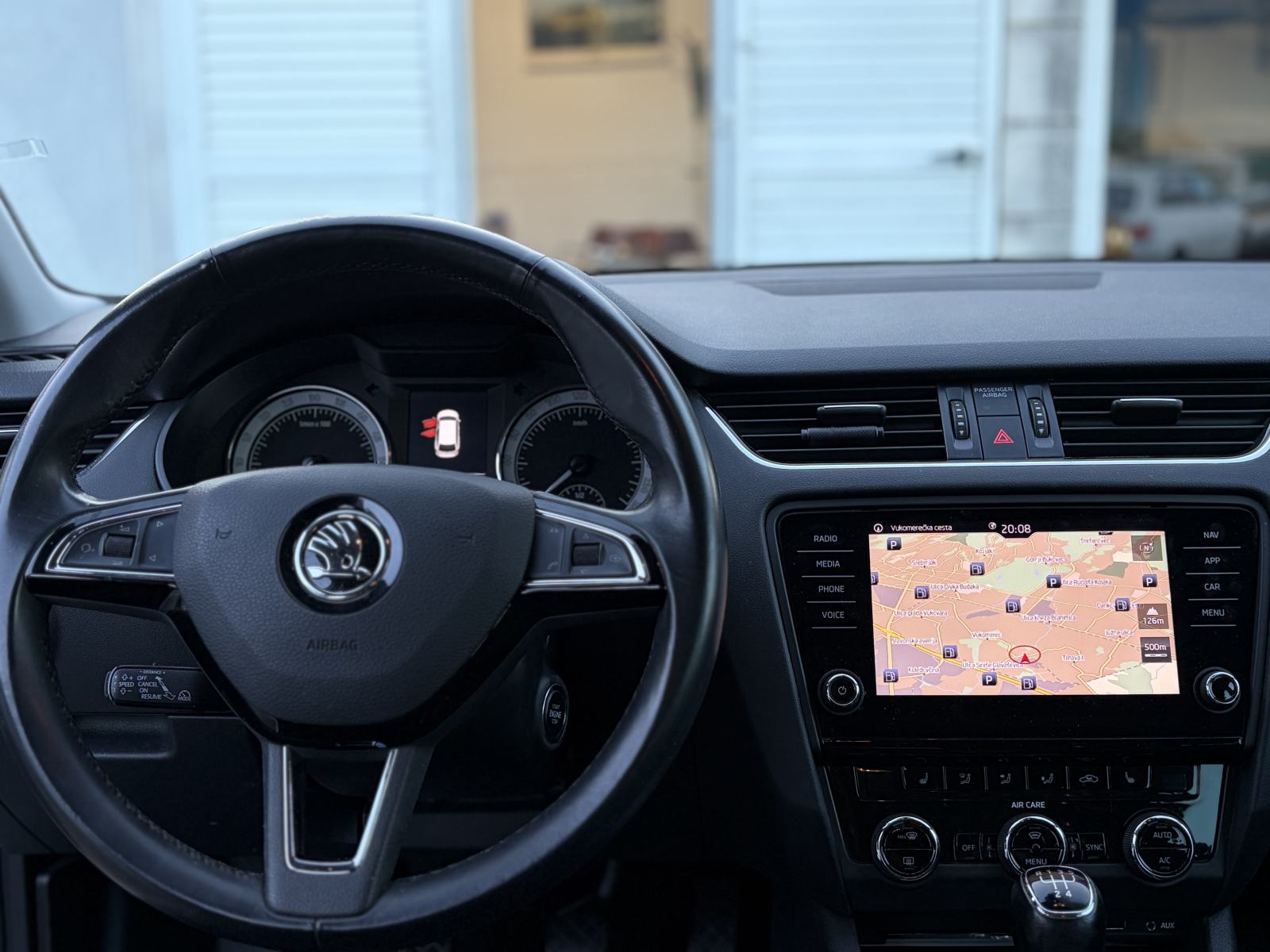 Škoda Octavia Combi 1,6 TDI LED NAVI RADAR *1.vlasnik* *Jamstvo*, fotografija 18