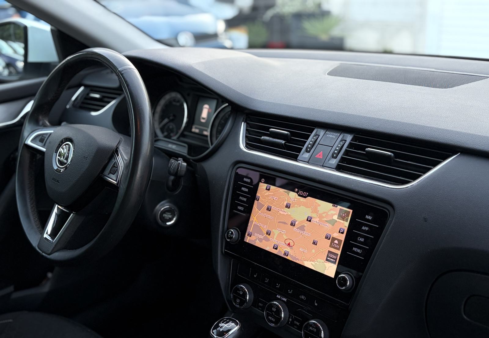 Škoda Octavia Combi 1,6 TDI LED NAVI RADAR *1.vlasnik* *Jamstvo*, fotografija 17