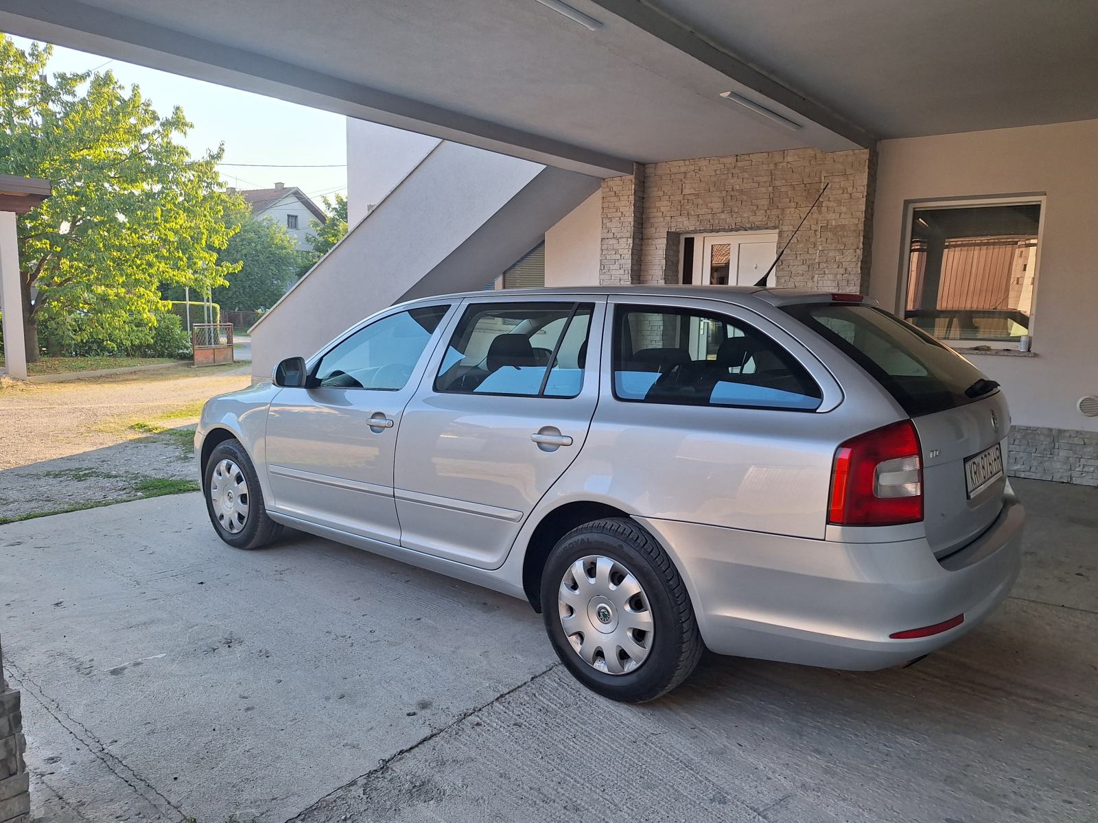 Škoda Octavia Combi 1,6 TDI,, 2013 god, fotografija 4