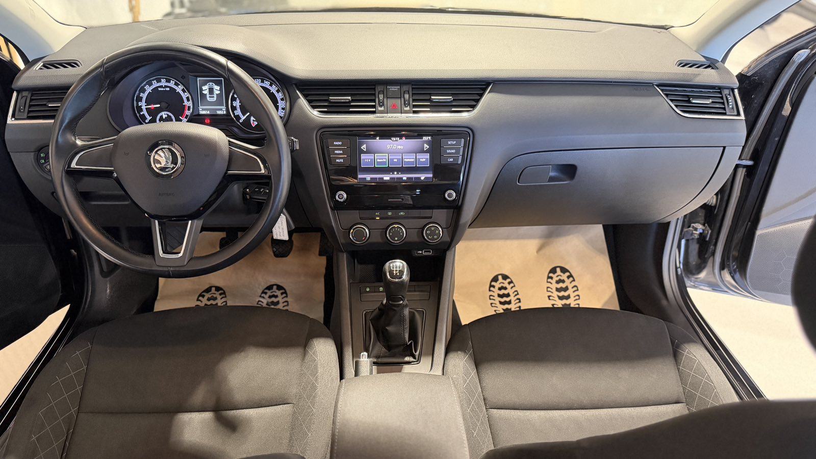 Škoda Octavia Combi 1,6 TDI 2018.g.*PDC - LEASING - 12 MJ JAMSTVO*, fotografija 12
