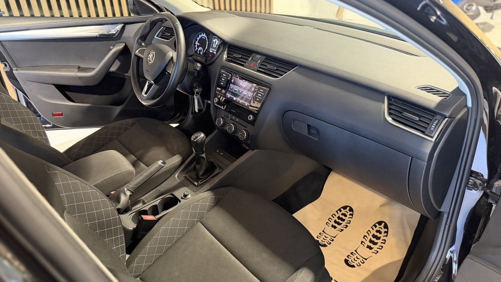 Škoda Octavia Combi 1,6 TDI 2018.g.*PDC - LEASING - 12 MJ JAMSTVO*, fotografija 18