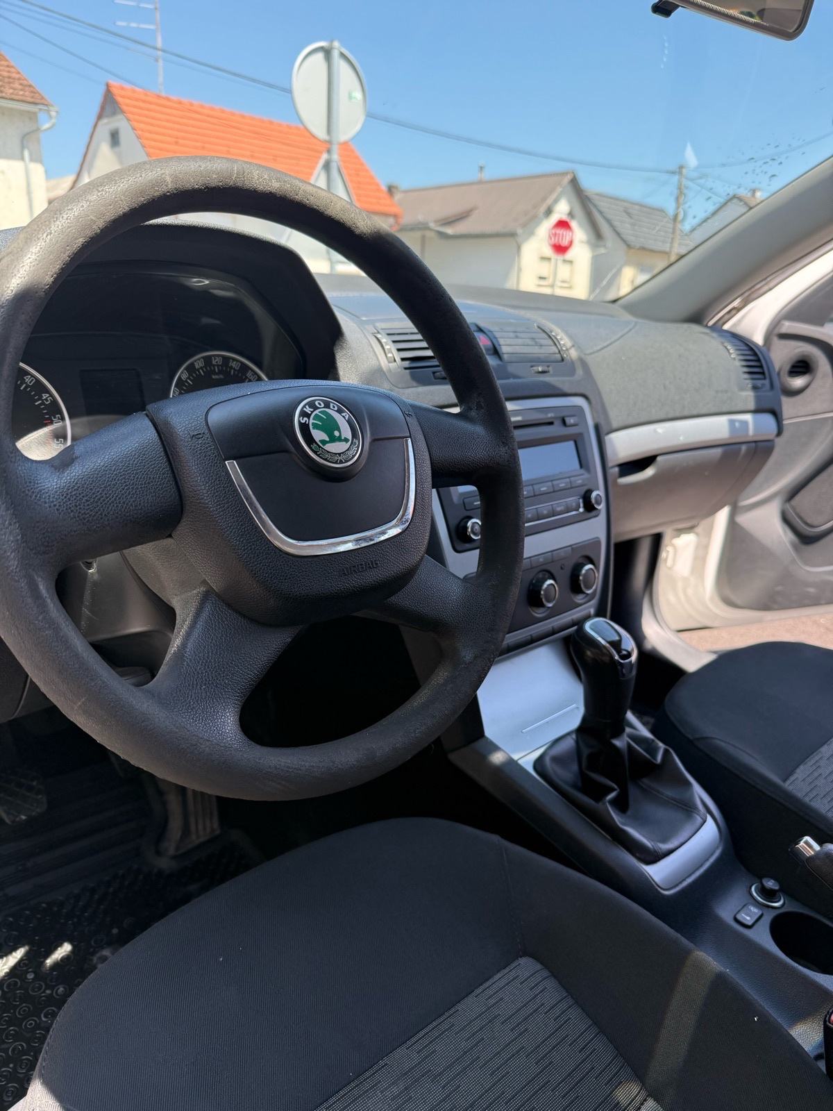 Škoda Octavia Combi 1,6 TDI, fotografija 6