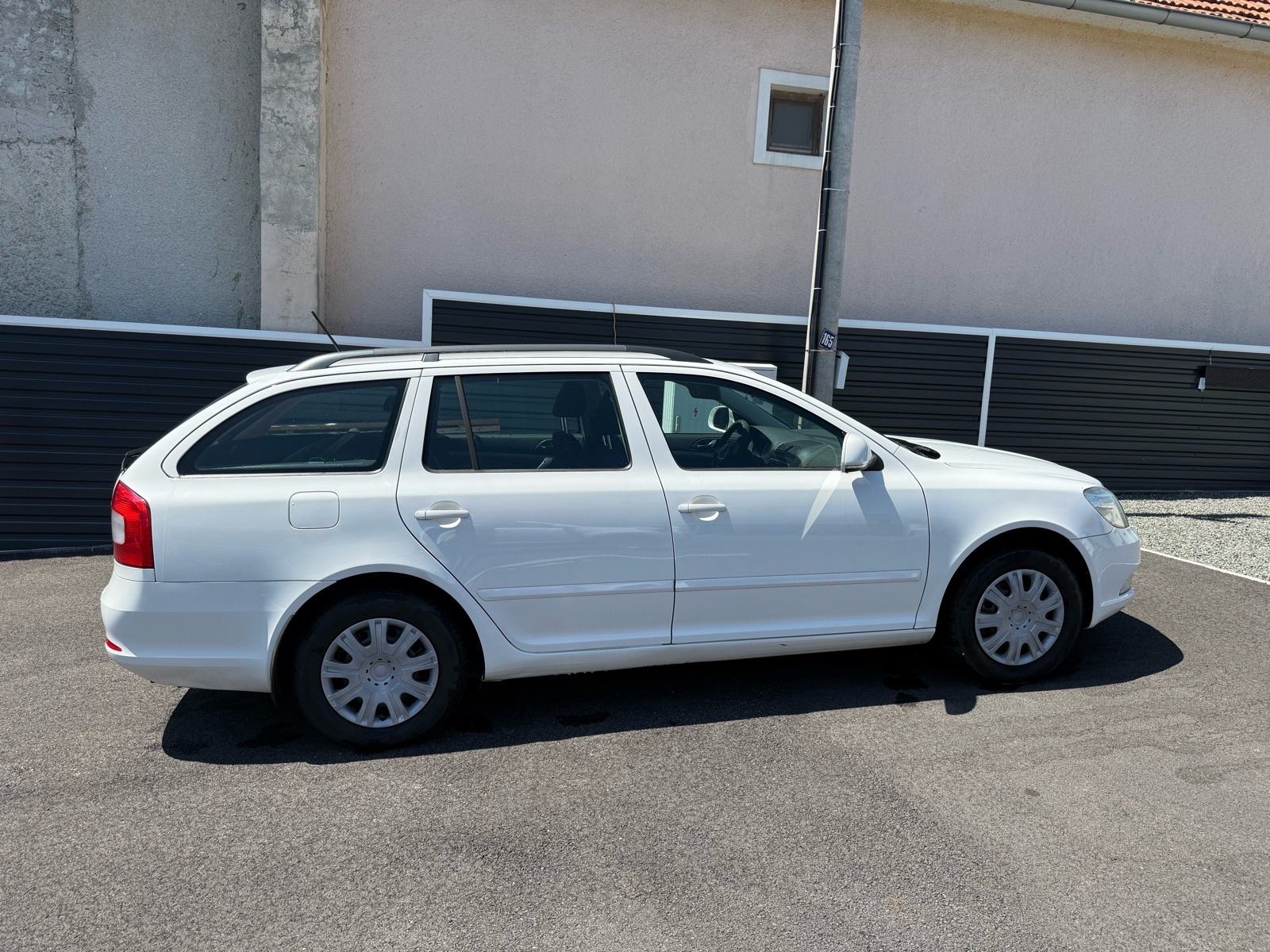 Škoda Octavia Combi 1,6 TDI, fotografija 4