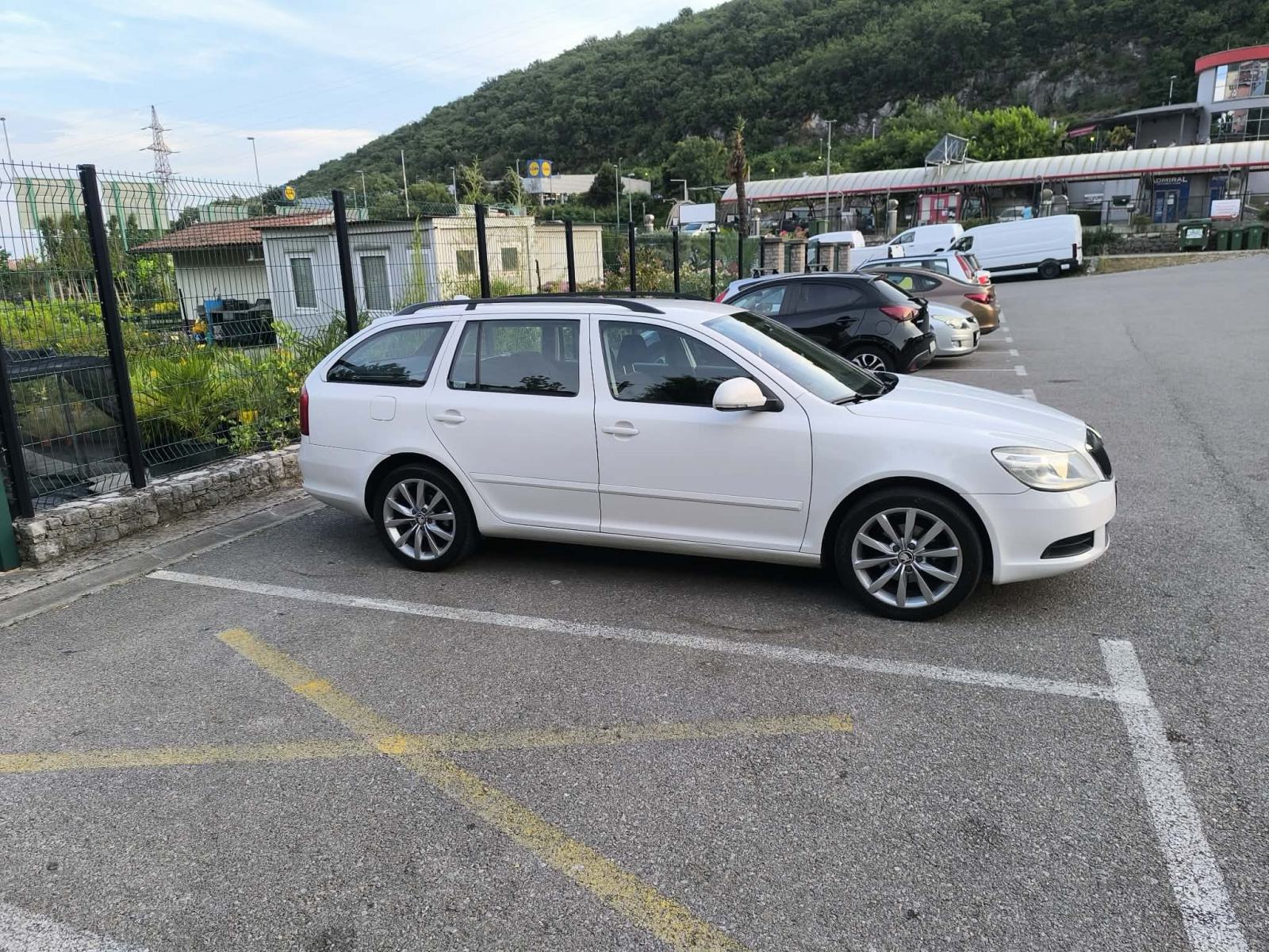 Škoda Octavia Combi 1,6 TDI, fotografija 1