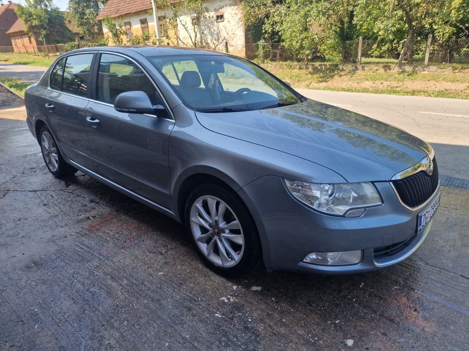 Škoda Superb 1,6 TDI. HR auto, fotografija 4